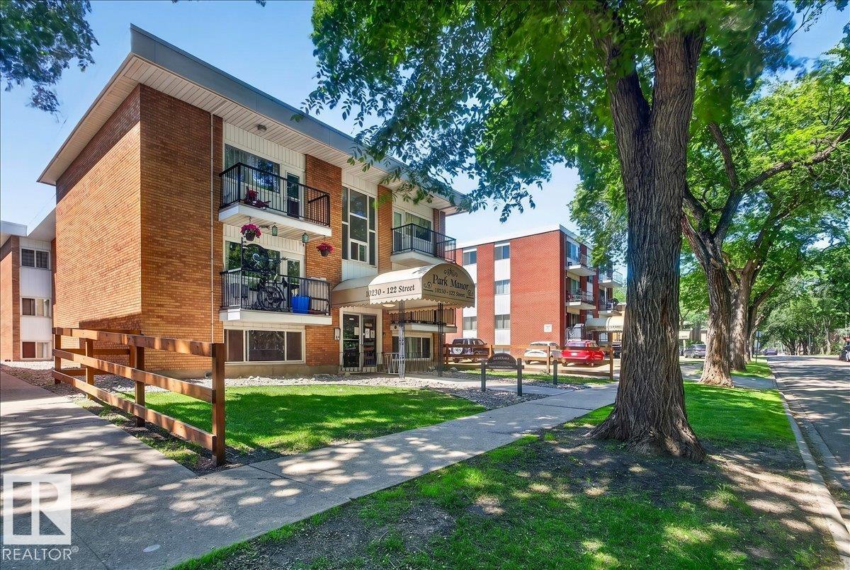33 - 10230 122 Street NW, Wîhkwêntôwin, Edmonton