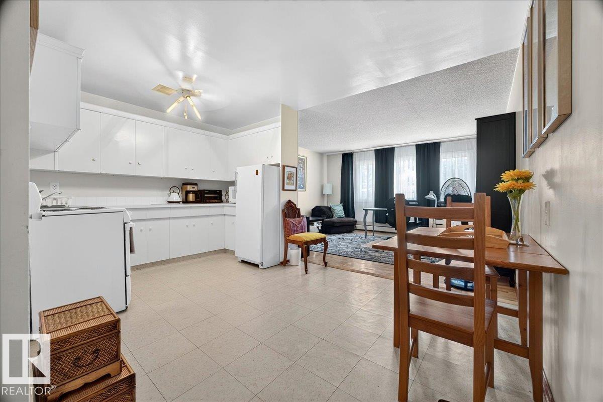 Photo 12 at 33 - 10230 122 Street NW, Wîhkwêntôwin, Edmonton