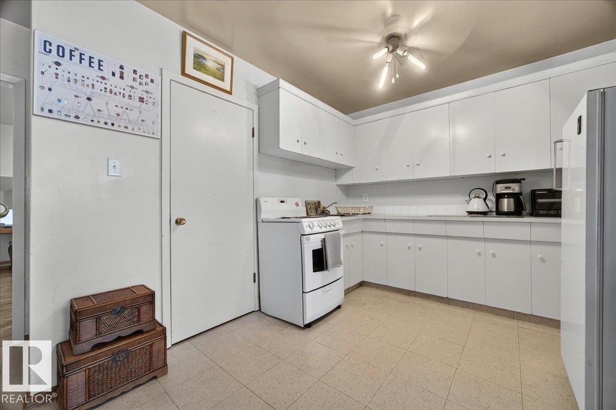 Photo 14 at 33 - 10230 122 Street NW, Wîhkwêntôwin, Edmonton
