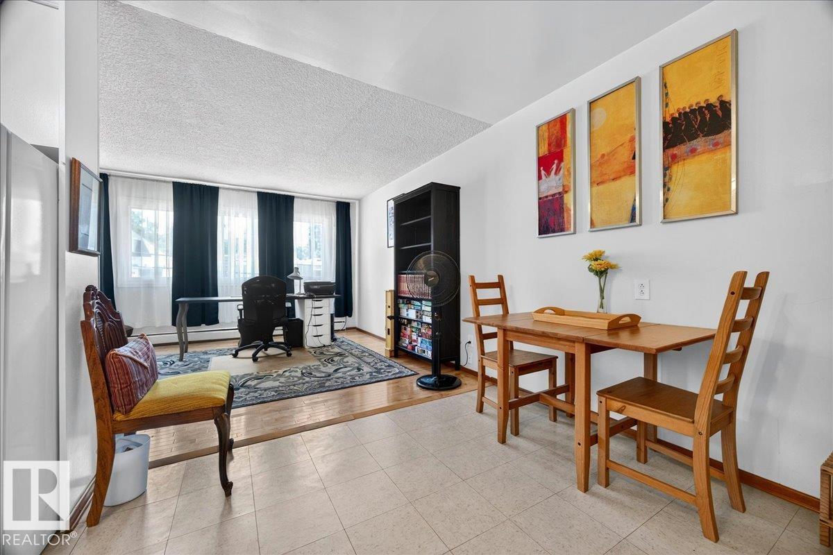 Photo 16 at 33 - 10230 122 Street NW, Wîhkwêntôwin, Edmonton