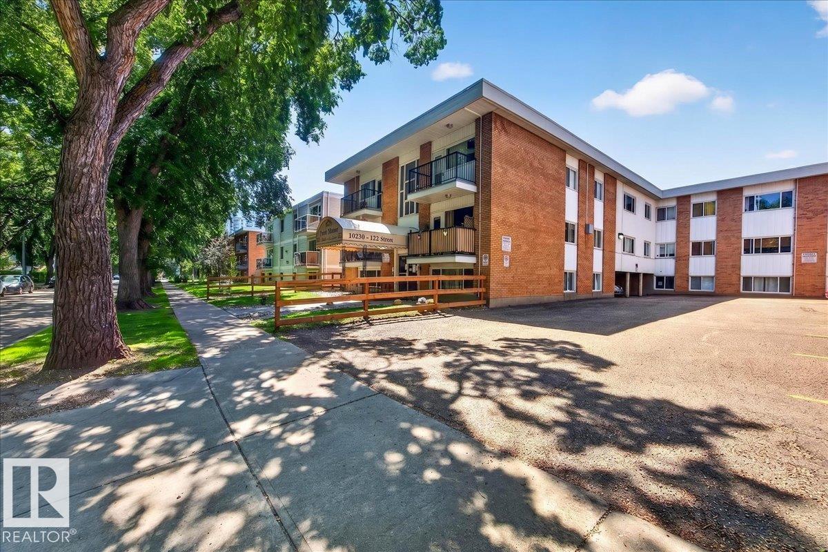 33 - 10230 122 Street NW, Wîhkwêntôwin, Edmonton