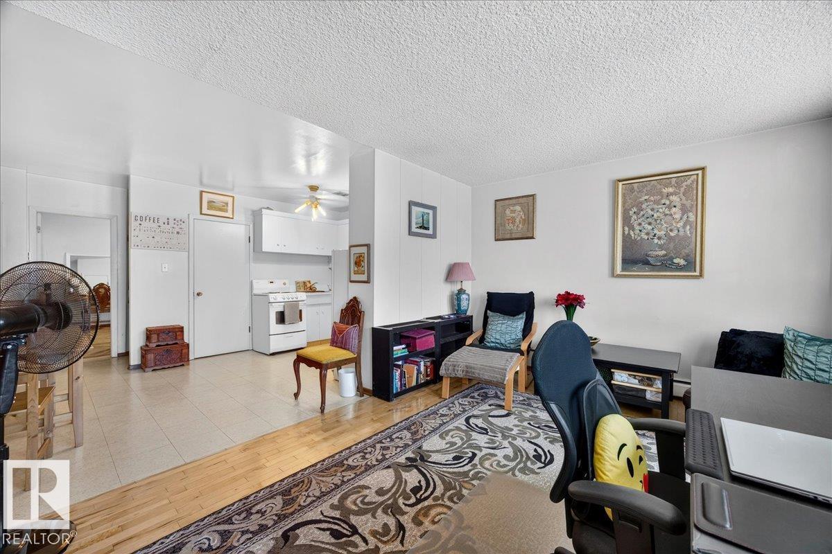 Photo 22 at 33 - 10230 122 Street NW, Wîhkwêntôwin, Edmonton