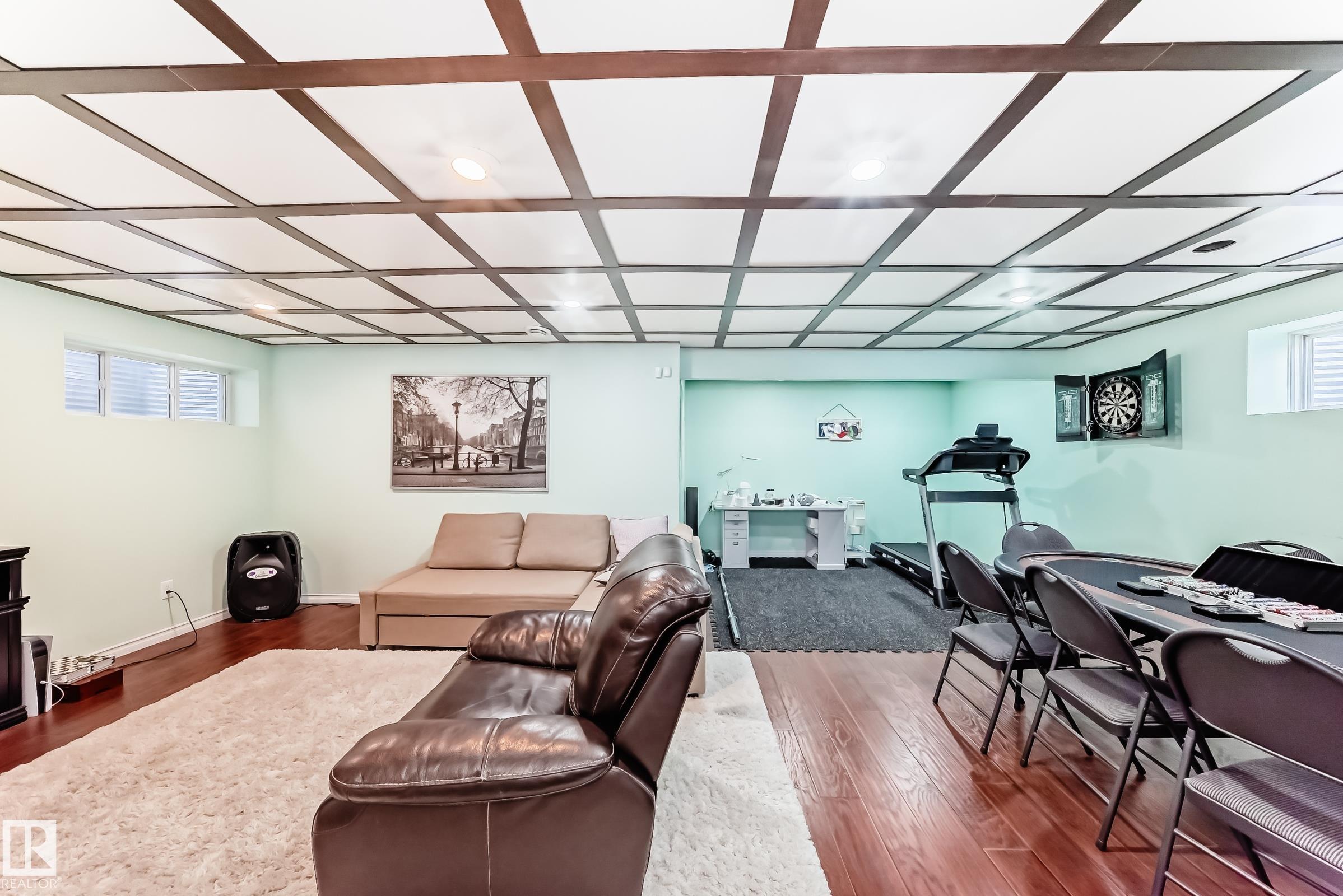 https://zimg.paragon.ice.com/ParagonImages/Property/PM/RAE/225408671/44/0/0/9c0b92b209ff23a0445e77d5d4e2510e/1/da57ea76402fc6d76c9419ed2edccc43/225408671-1ffbfcf3-ae32-4f98-abbd-3b22e39548f3.JPG