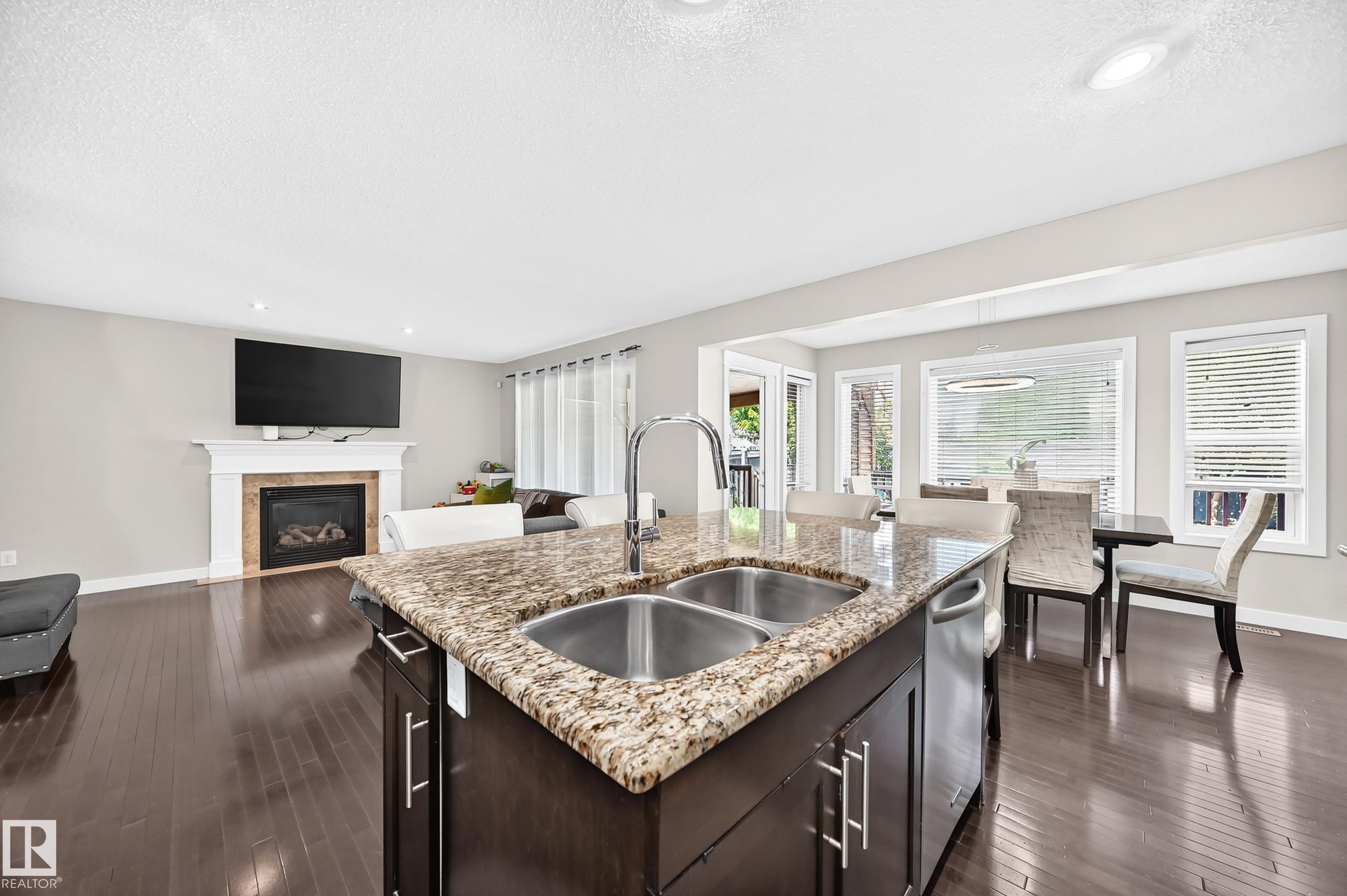 https://zimg.paragon.ice.com/ParagonImages/Property/PM/RAE/225408671/9/0/0/bf73342d04993592fd6b0e718469f399/1/da57ea76402fc6d76c9419ed2edccc43/225408671-aca1e17c-7593-4b4d-bca1-5ee77f2a9d92.JPG