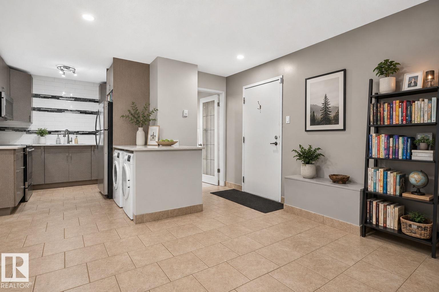 G14 - 10148 118 Street NW, Wîhkwêntôwin, Edmonton