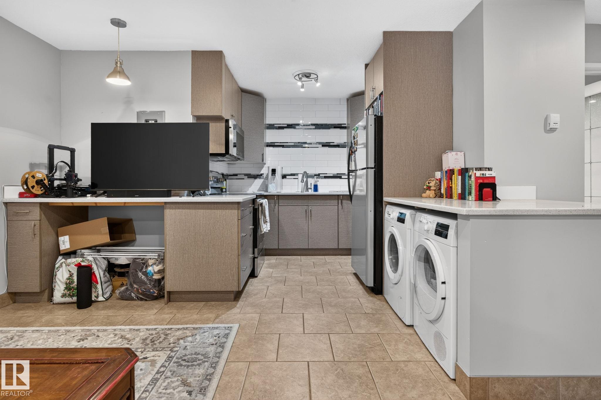 G14 - 10148 118 Street NW, Wîhkwêntôwin, Edmonton