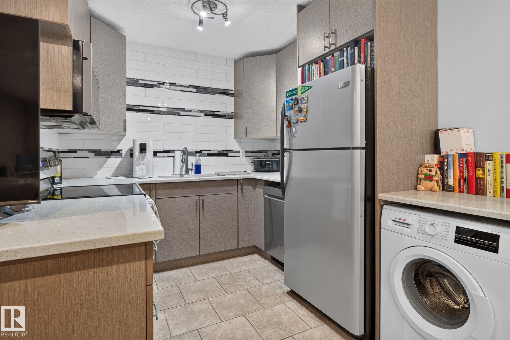 Photo 8 at G14 - 10148 118 Street NW, Wîhkwêntôwin, Edmonton