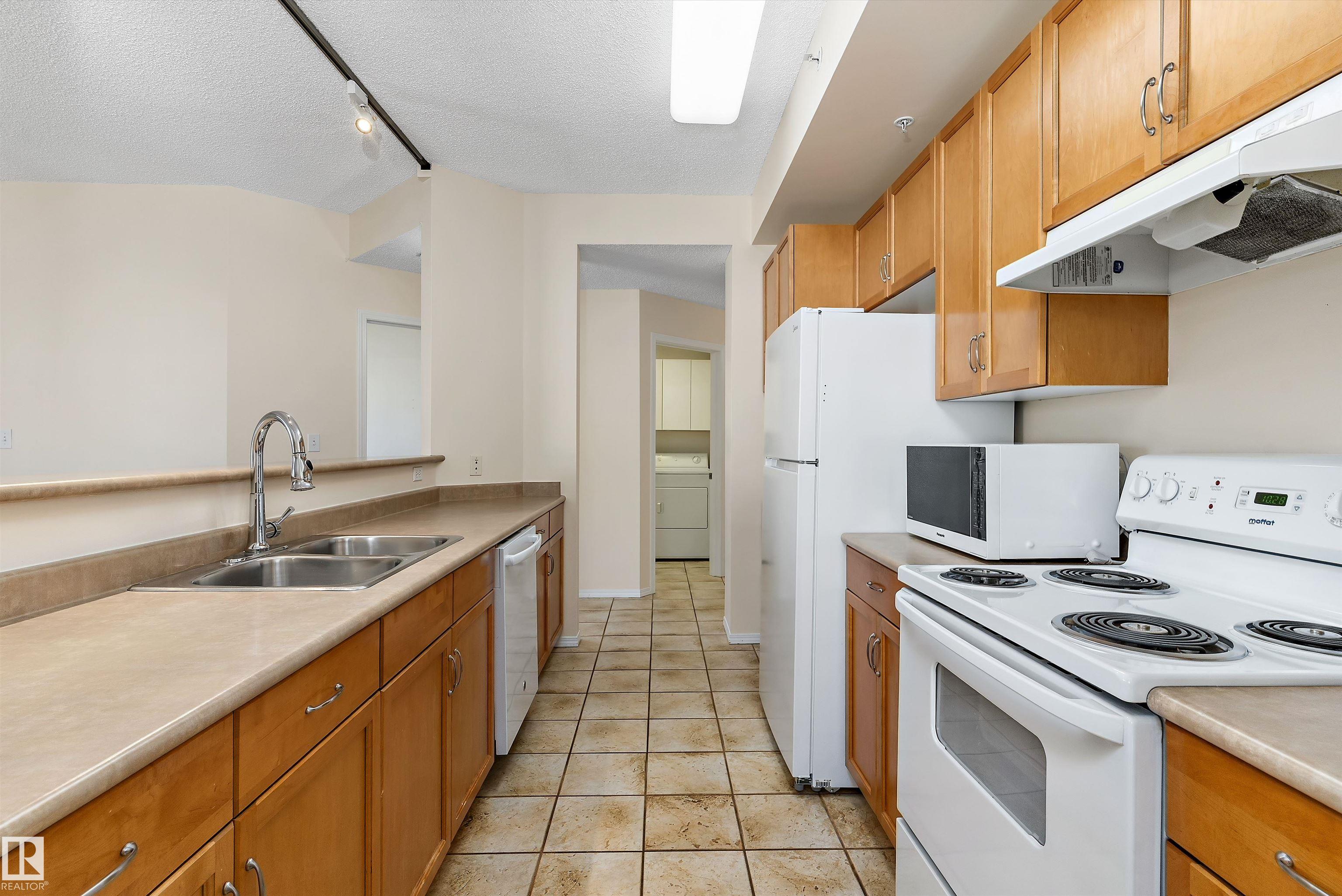 Photo 12 at 1002 - 9707 105 Street NW, Downtown, Edmonton