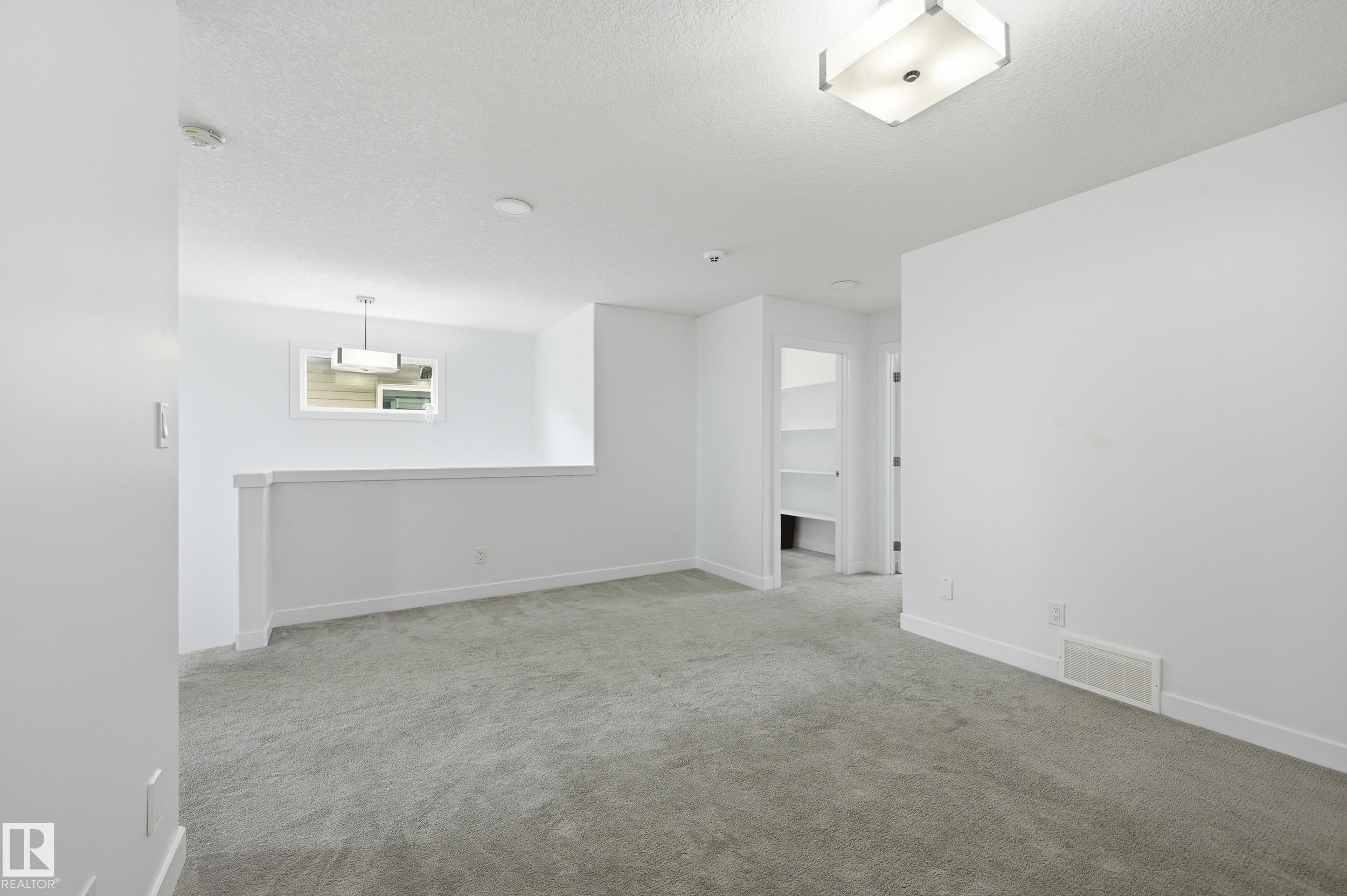 https://zimg.paragon.ice.com/ParagonImages/Property/PM/RAE/225408732/17/0/0/5e1f082ff86c36346a7b740d3c87cd18/1/a77b240329a67795f1d61f6befc17d05/225408732-4e0bae33-70c9-4383-819e-8d2ffd268ddd.JPG