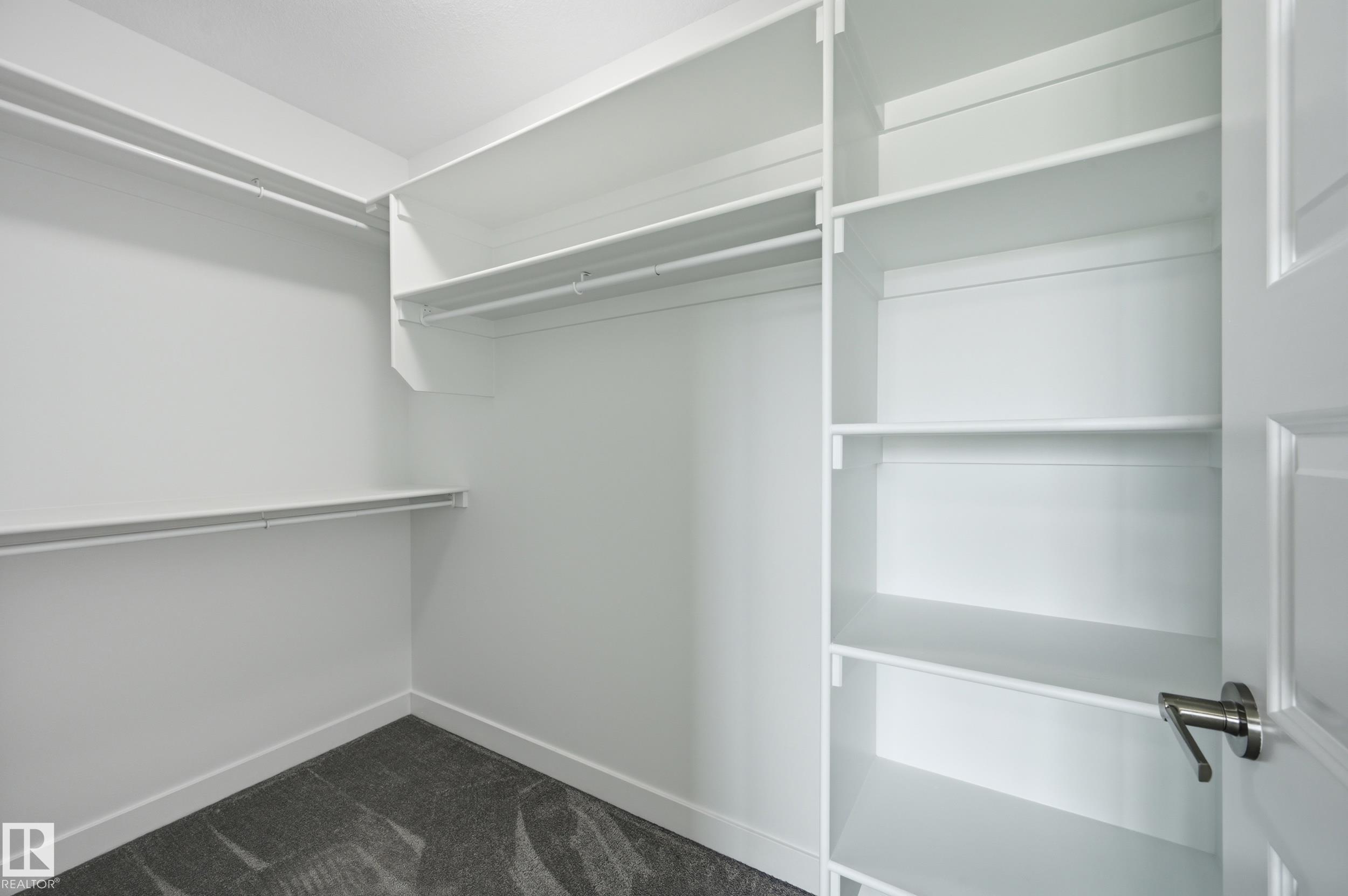 https://zimg.paragon.ice.com/ParagonImages/Property/PM/RAE/225408732/23/0/0/ca4c5c3e63333eaff3033a753718b6df/1/a77b240329a67795f1d61f6befc17d05/225408732-2e33e81b-4c73-46be-8cc5-9b32827a7a6c.JPG