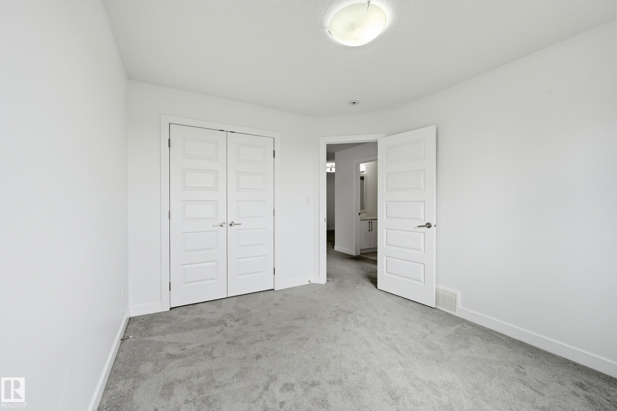 https://zimg.paragon.ice.com/ParagonImages/Property/PM/RAE/225408732/25/0/0/4e59942d1920d454773524f168d755ea/1/a77b240329a67795f1d61f6befc17d05/225408732-ca3f3ce9-74fd-44fc-a1fd-f519904072d4.JPG