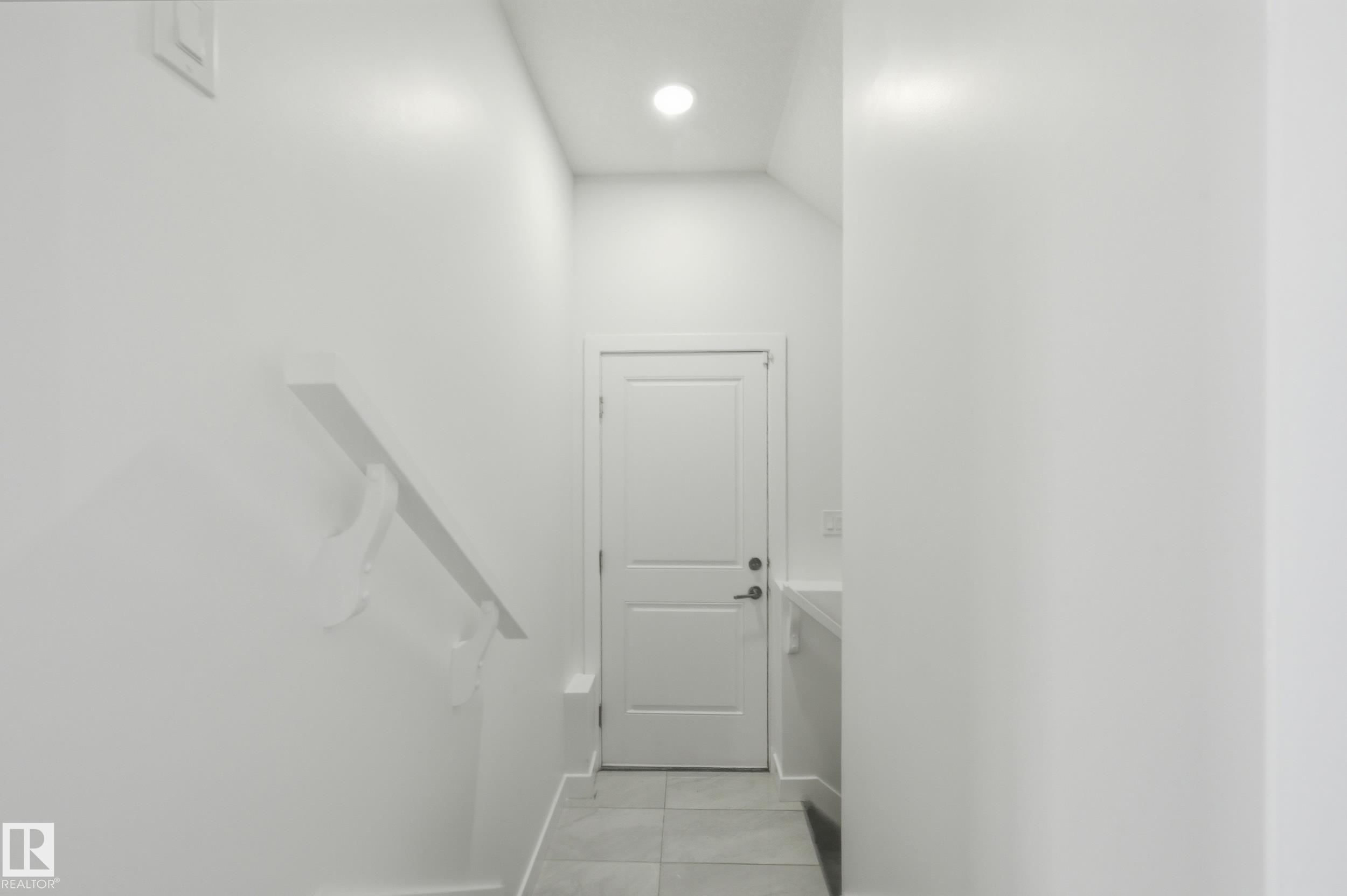 https://zimg.paragon.ice.com/ParagonImages/Property/PM/RAE/225408732/29/0/0/af53fbe2ab851947508cd15eb52a3077/1/a77b240329a67795f1d61f6befc17d05/225408732-fadaa8b1-9afe-4a63-be1b-e23ee174cff4.JPG