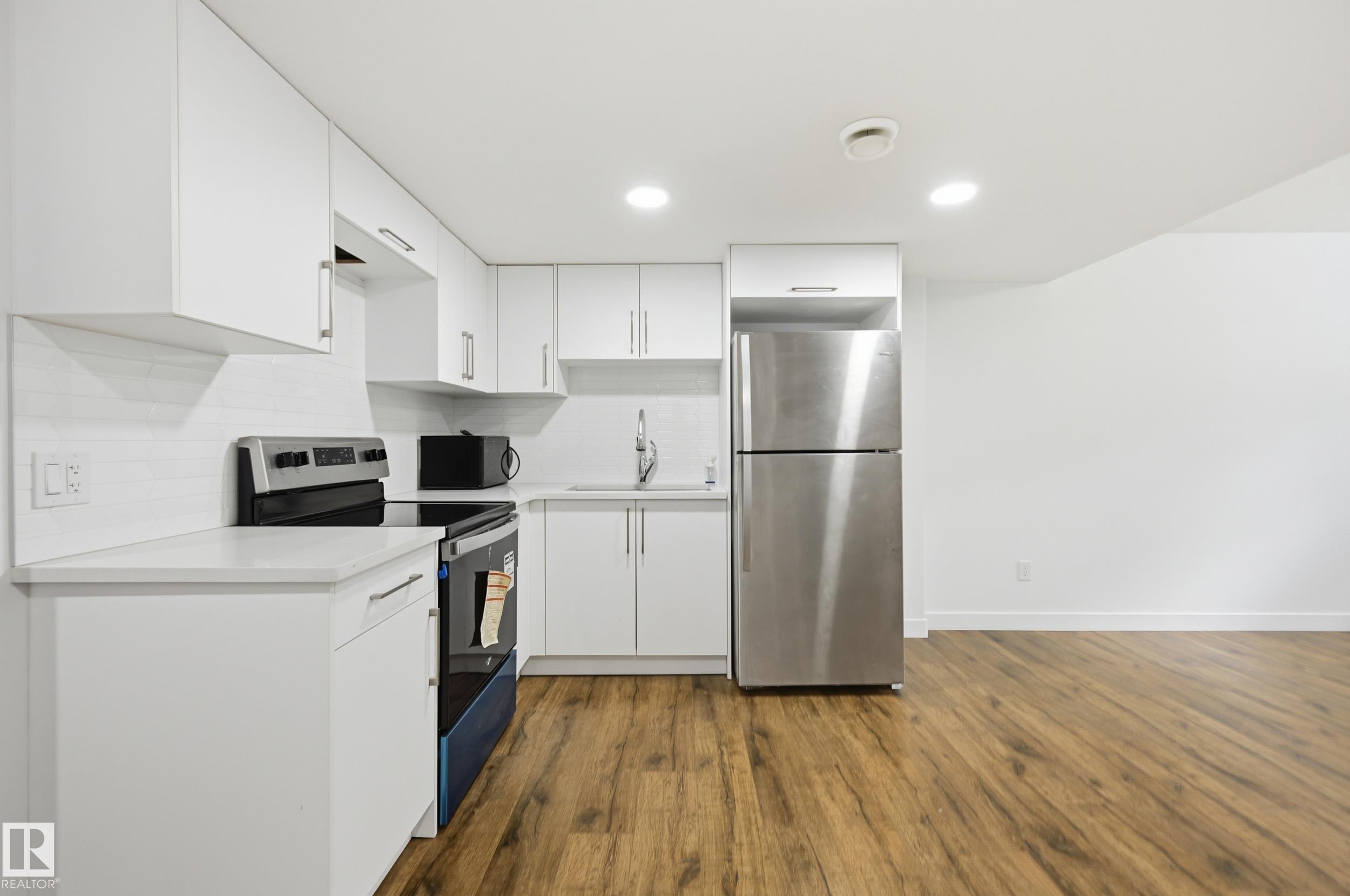 https://zimg.paragon.ice.com/ParagonImages/Property/PM/RAE/225408732/33/0/0/0fde746e9dfd72b9ee25163ef6d2418a/1/a77b240329a67795f1d61f6befc17d05/225408732-bd92ed24-4bf2-4650-957a-9fc01f664486.JPG