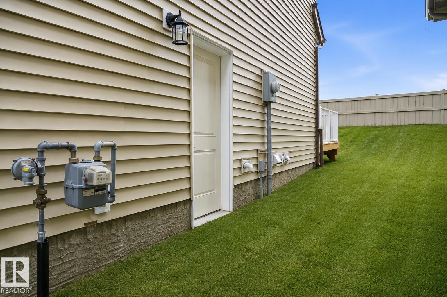 https://zimg.paragon.ice.com/ParagonImages/Property/PM/RAE/225408732/45/0/0/53c77ec63145d7bab7ce2d540839cb42/1/a77b240329a67795f1d61f6befc17d05/225408732-77792768-0441-4b6b-bb40-3679d0ddb347.JPG