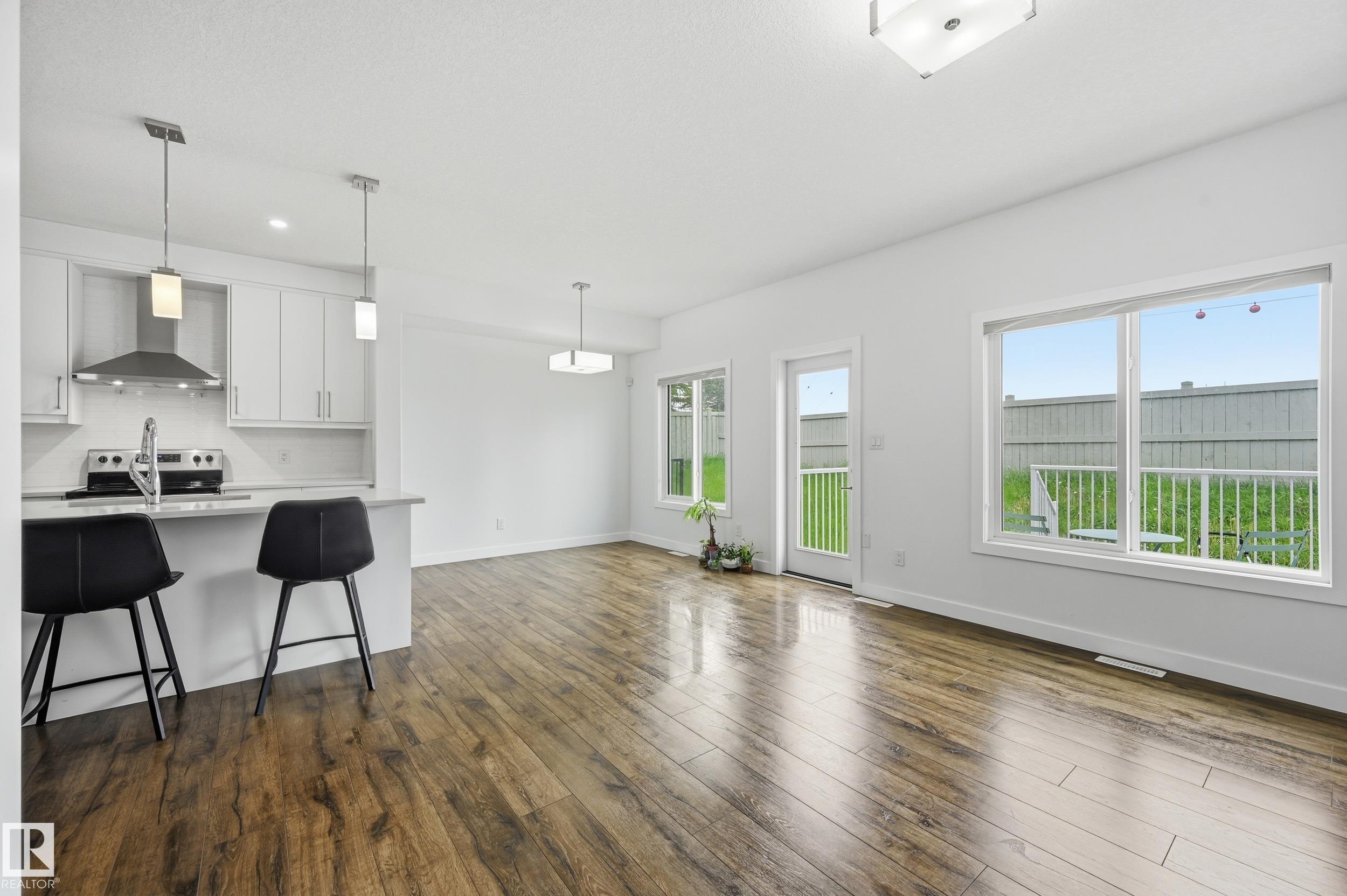 https://zimg.paragon.ice.com/ParagonImages/Property/PM/RAE/225408732/8/0/0/2c9729afdbf68fed0c1d70a1b1842897/1/a77b240329a67795f1d61f6befc17d05/225408732-d46dfbd2-d30d-40a0-ba98-e9dfc21ffe53.JPG