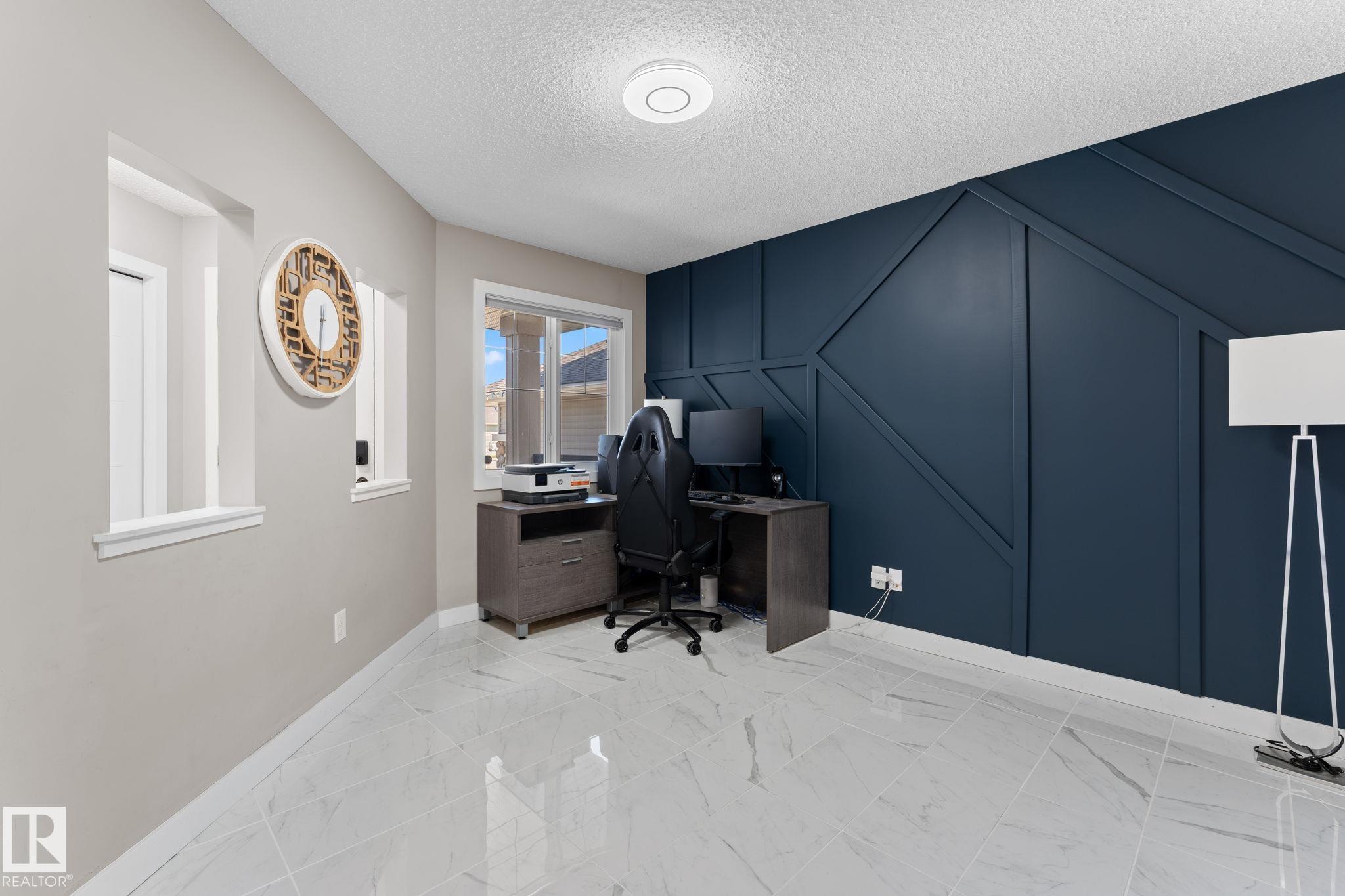 https://zimg.paragon.ice.com/ParagonImages/Property/PM/RAE/225408743/10/0/0/3646b3b995e371468fedb78af399de88/1/ebb73db368cb980cf4efcfd876d05511/225408743-83de6d04-21ec-4efd-82ca-ddd6c36a2c65.JPG