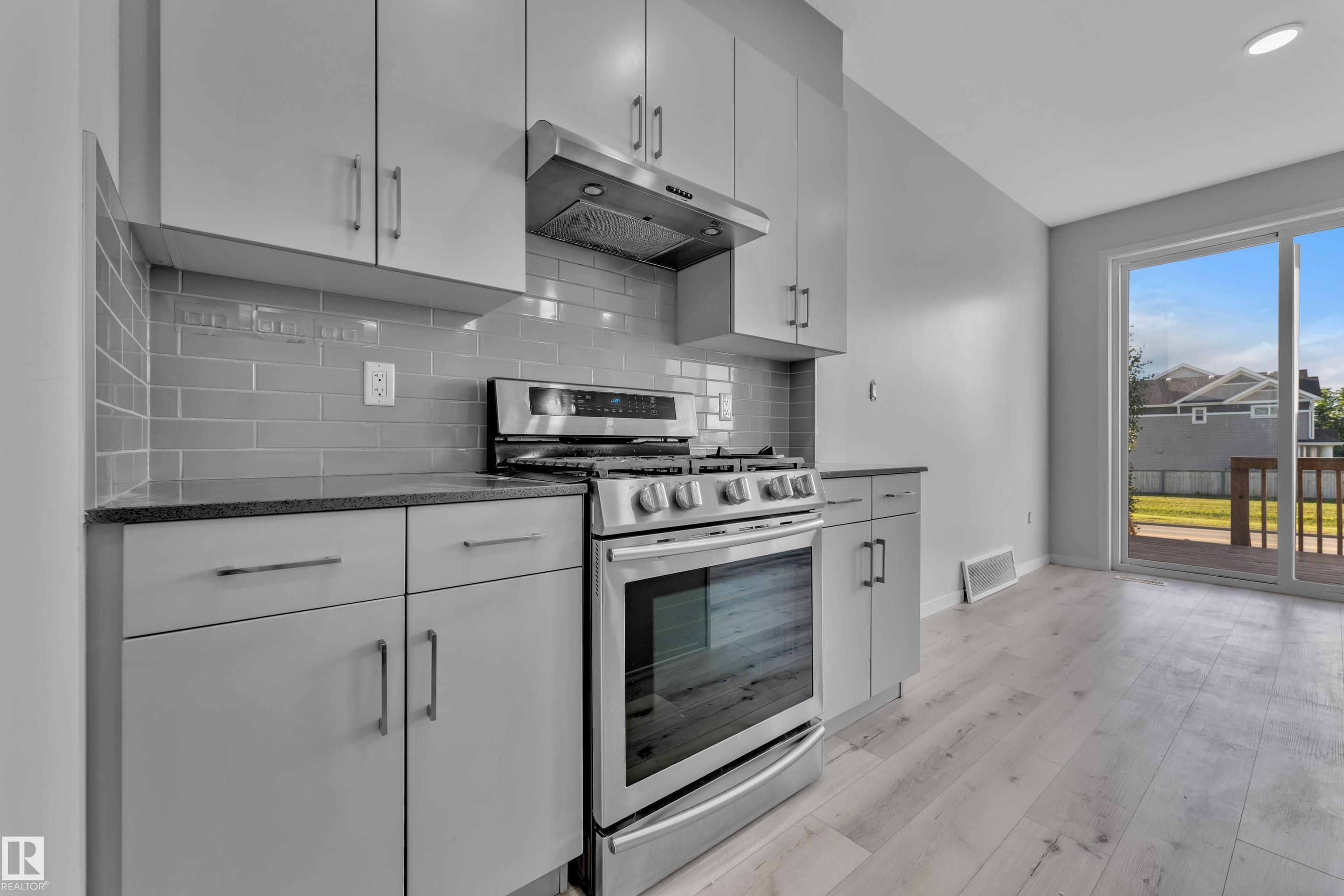https://zimg.paragon.ice.com/ParagonImages/Property/PM/RAE/225408772/11/0/0/c3742d9695f2b6602451a54f4c66ea08/1/3e45ea756f18586d381d9cec8b096b71/225408772-38f63fd8-5890-4924-bf4a-4a35e72303df.JPG
