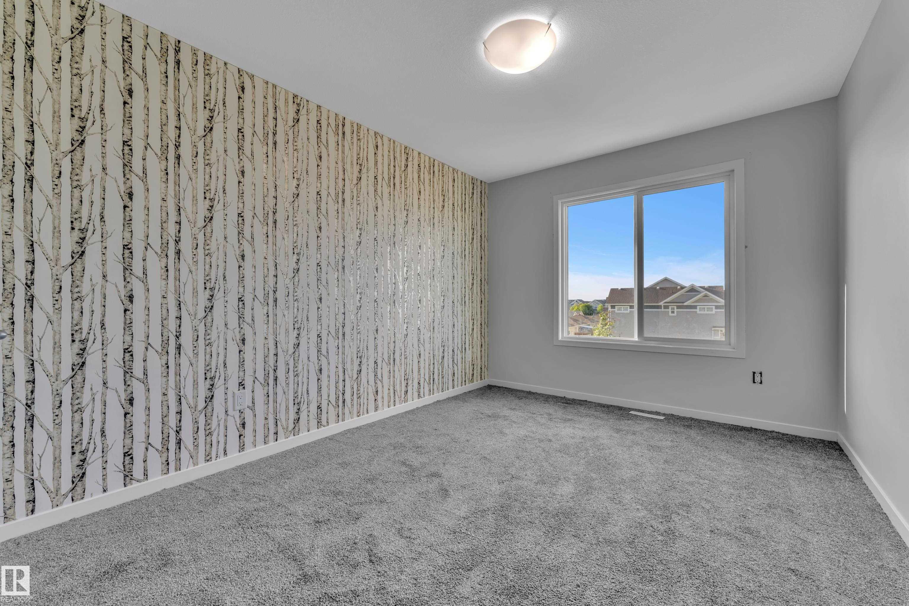 https://zimg.paragon.ice.com/ParagonImages/Property/PM/RAE/225408772/23/0/0/704f449eac27236f6d514e68d1c061b3/1/3e45ea756f18586d381d9cec8b096b71/225408772-81c426b2-3bc5-4be9-85e1-ca7fe2243ec9.JPG