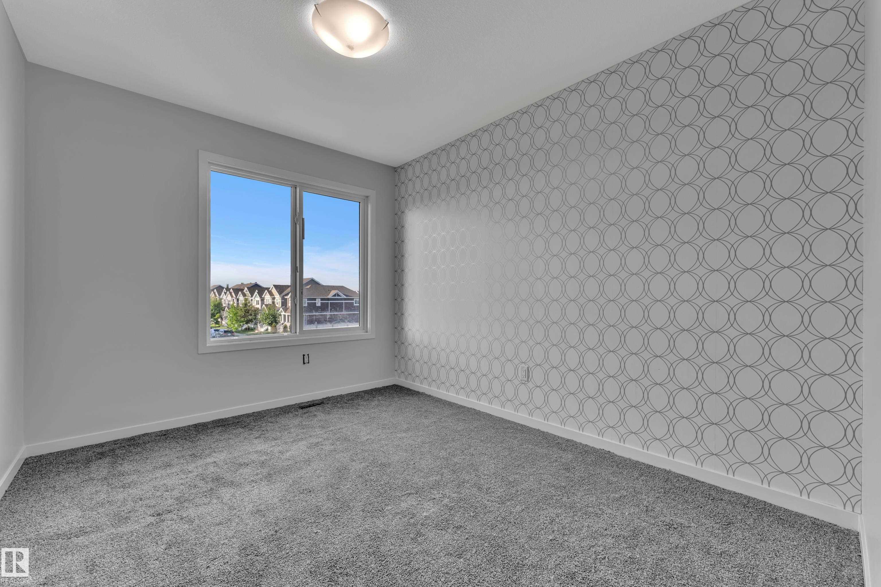 https://zimg.paragon.ice.com/ParagonImages/Property/PM/RAE/225408772/26/0/0/562d89fbefd8918ee3a15e0bf2bc182c/1/3e45ea756f18586d381d9cec8b096b71/225408772-a380c78f-bb82-422f-ae69-8f736c0f8dbd.JPG
