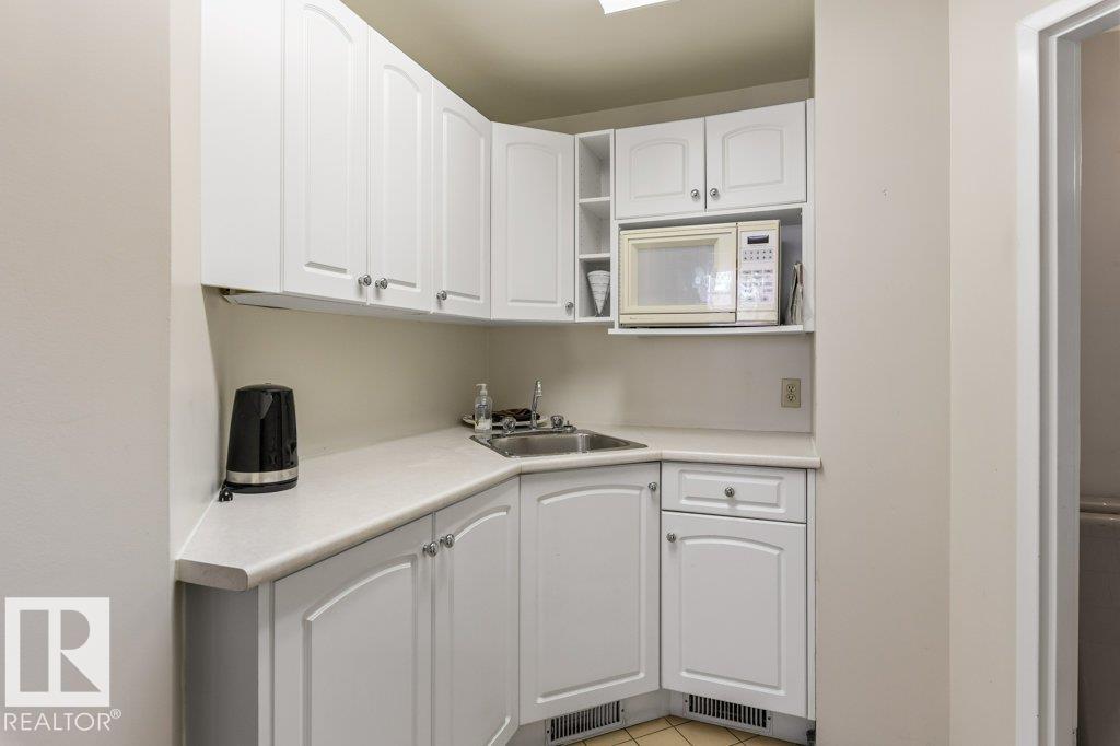 Photo 41 at 1602 - 10010 119 Street NW, Wîhkwêntôwin, Edmonton
