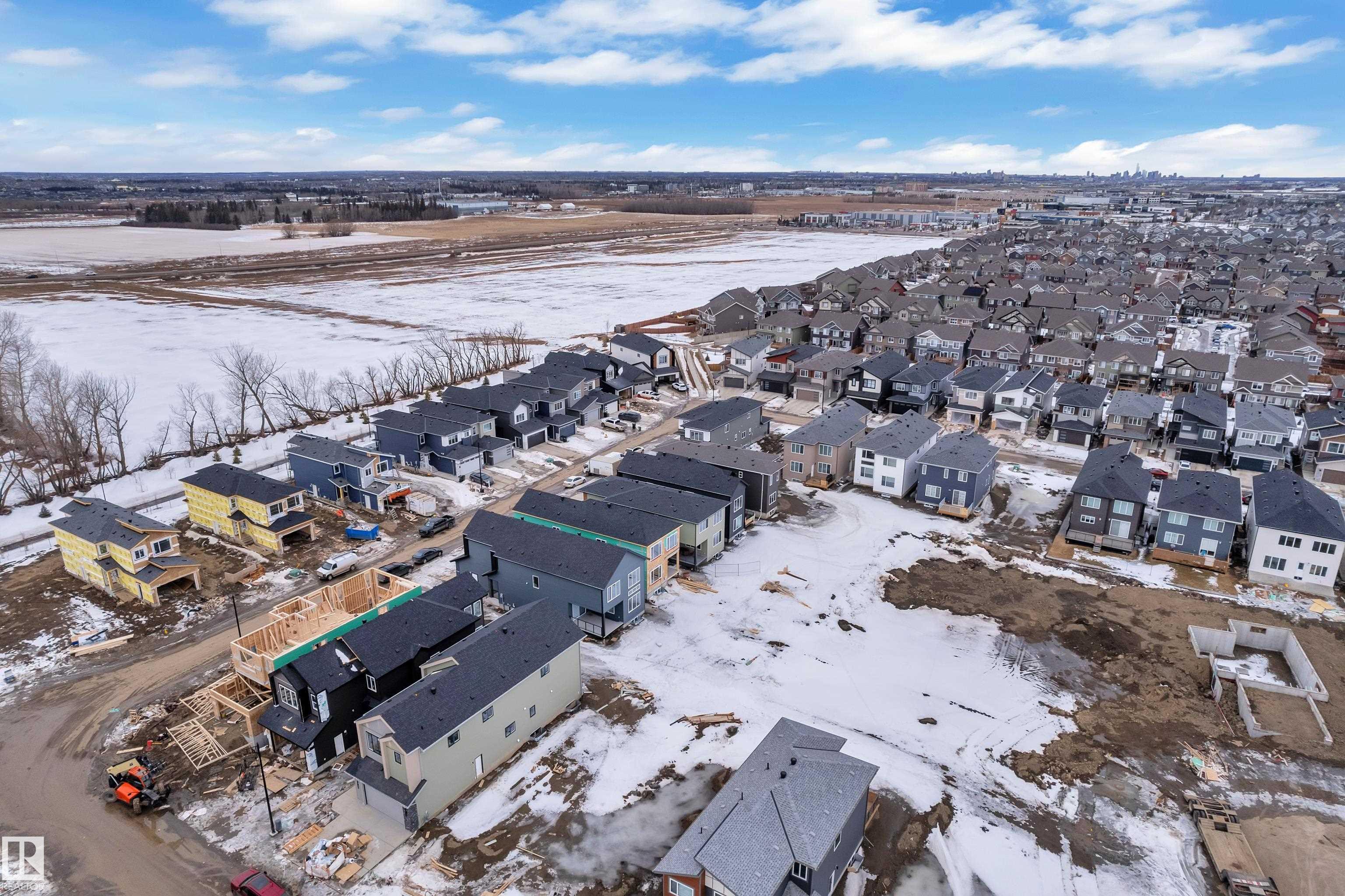 https://zimg.paragon.ice.com/ParagonImages/Property/PM/RAE/225408794/8/0/0/d481096c63c7b81b89cc26e6bef057ee/1/d8ba9424c676ea8fdbad047d2dd16c48/225408794-96a1cd0f-48a0-470b-9f55-86b6b5076acc.JPG