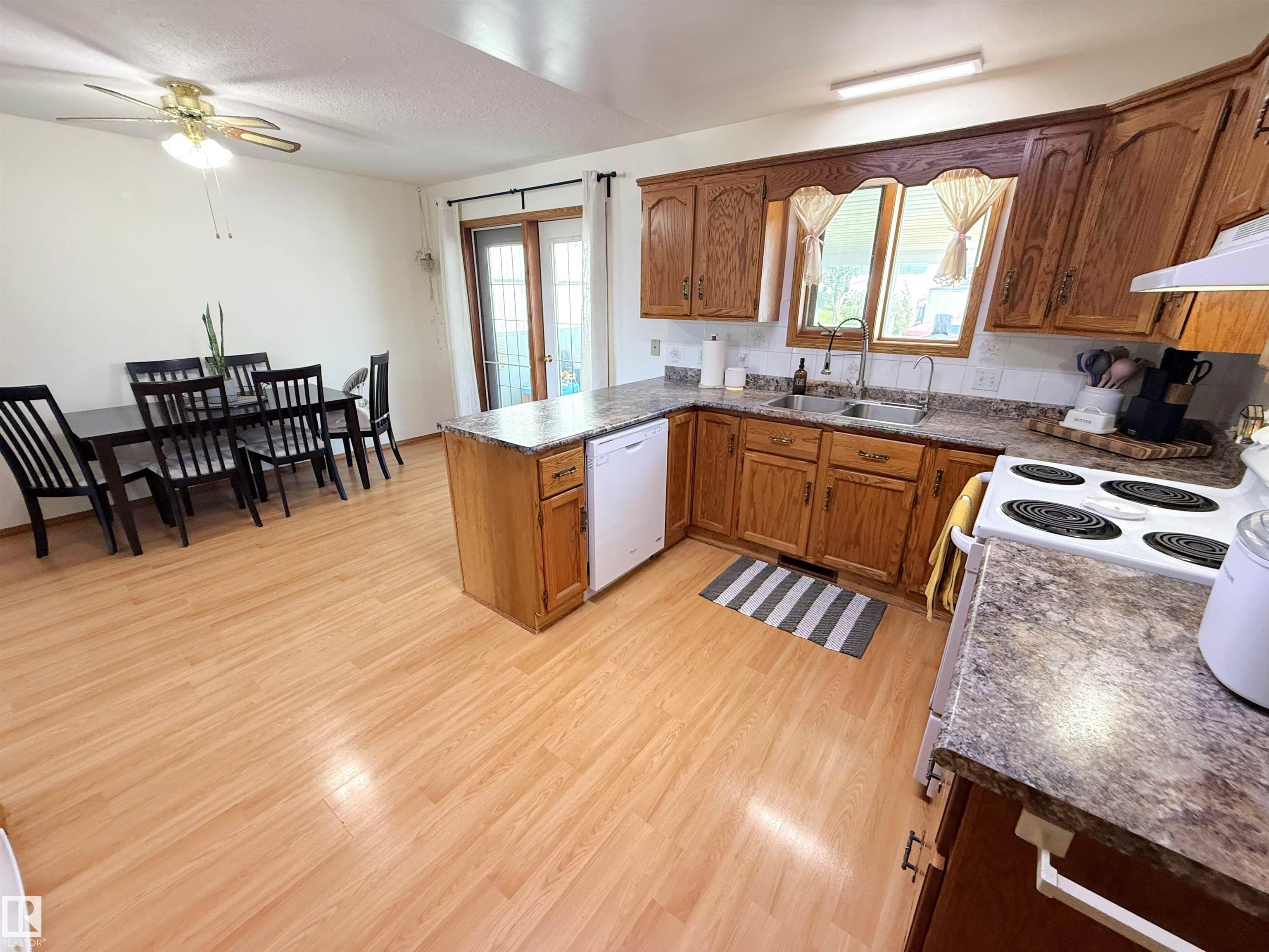 Photo 12 at 5003 57 Avenue, Glens The, Stony Plain