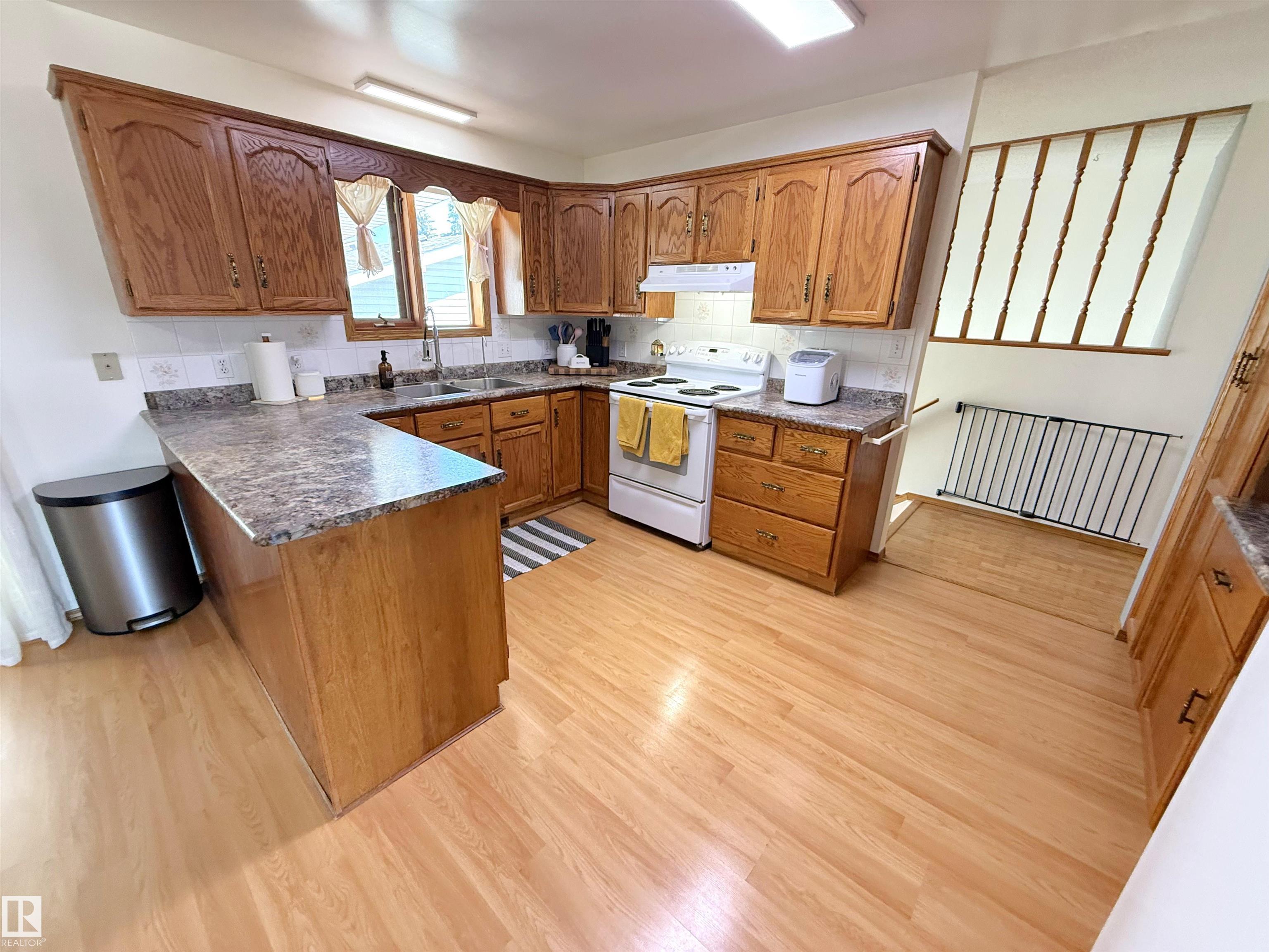 Photo 13 at 5003 57 Avenue, Glens The, Stony Plain