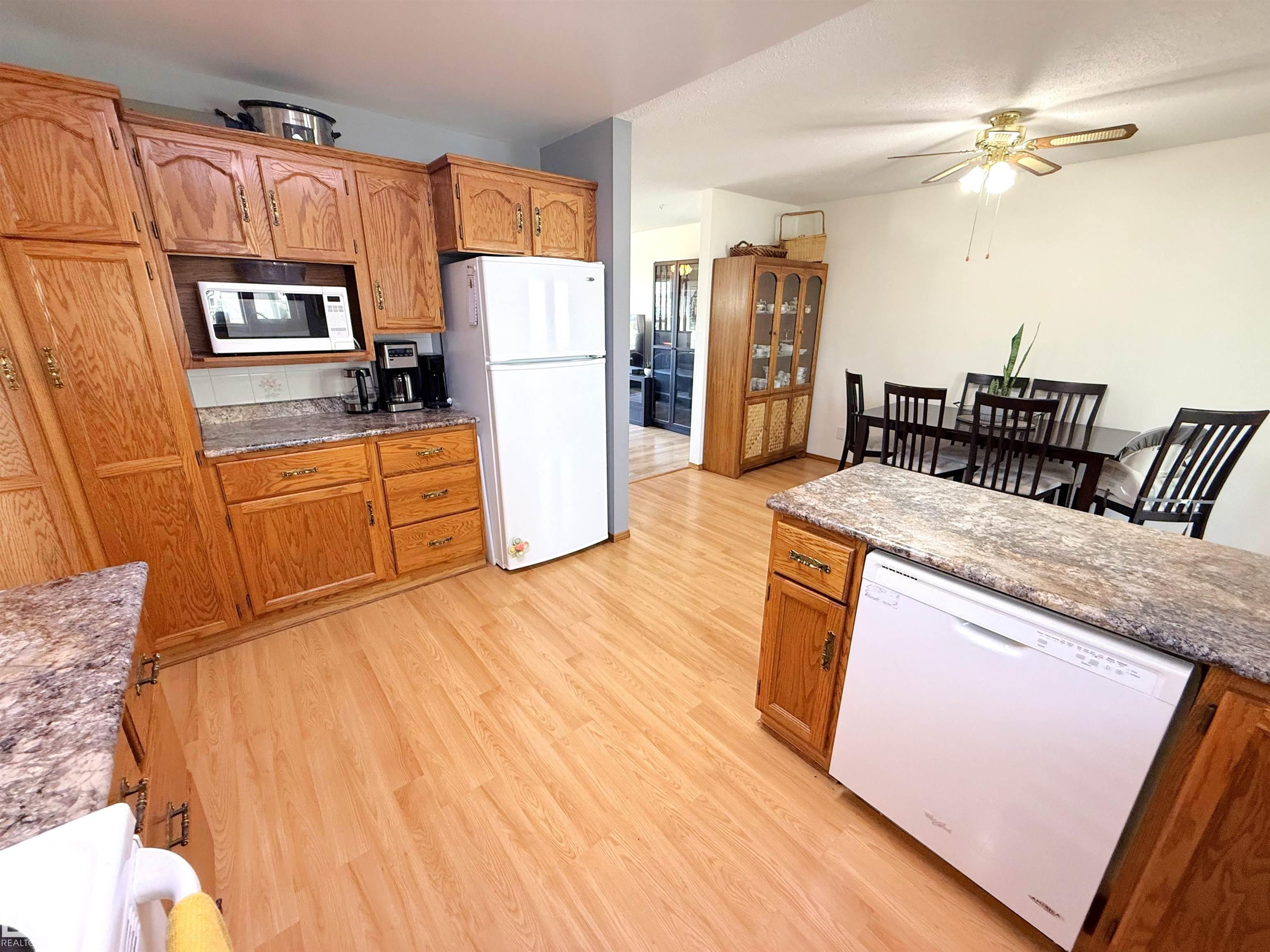 Photo 14 at 5003 57 Avenue, Glens The, Stony Plain
