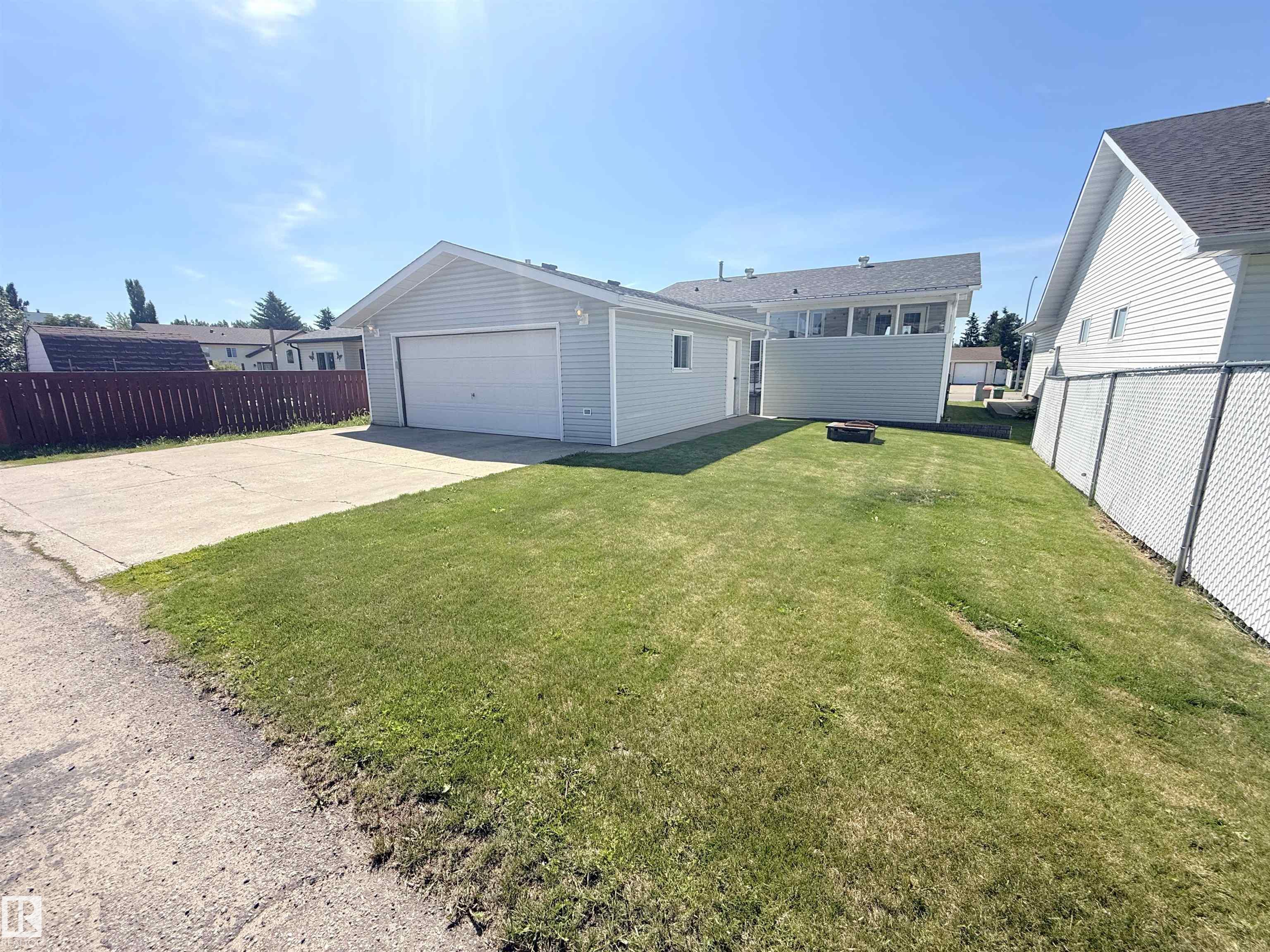 Photo 36 at 5003 57 Avenue, Glens The, Stony Plain