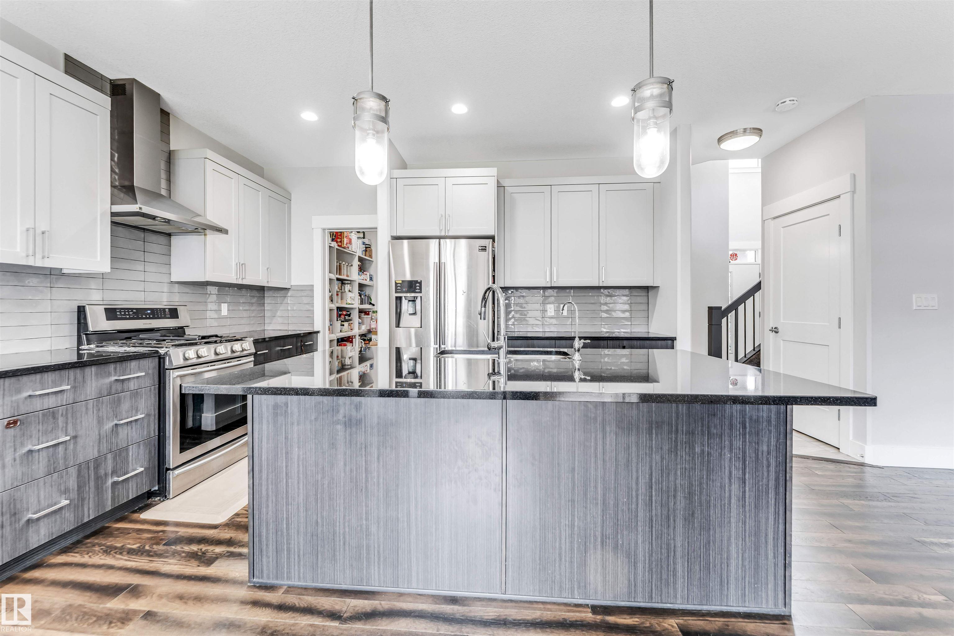 Photo 12 at 8516 216 Street NW, Rosenthal, Edmonton