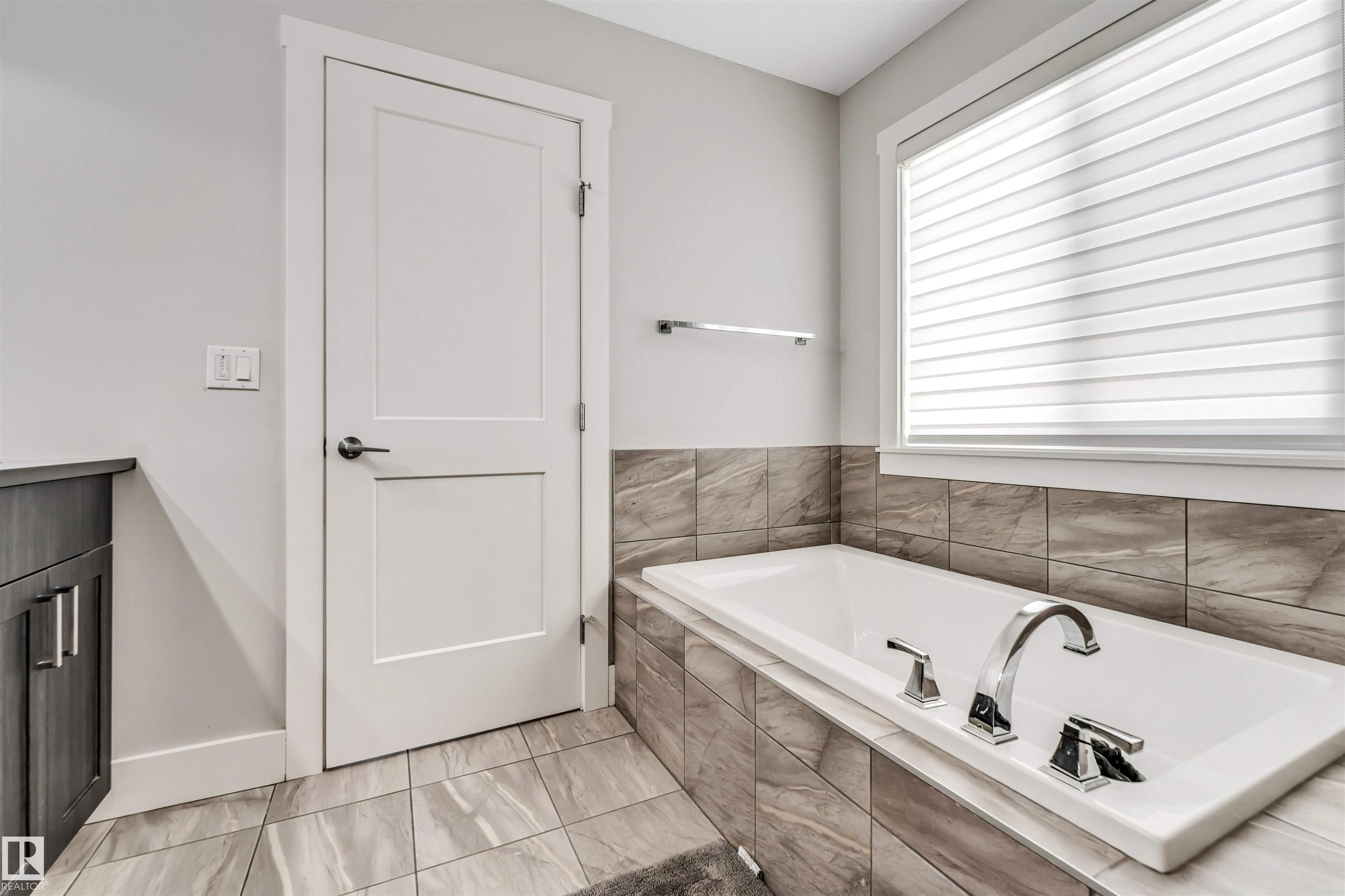 Photo 30 at 8516 216 Street NW, Rosenthal, Edmonton