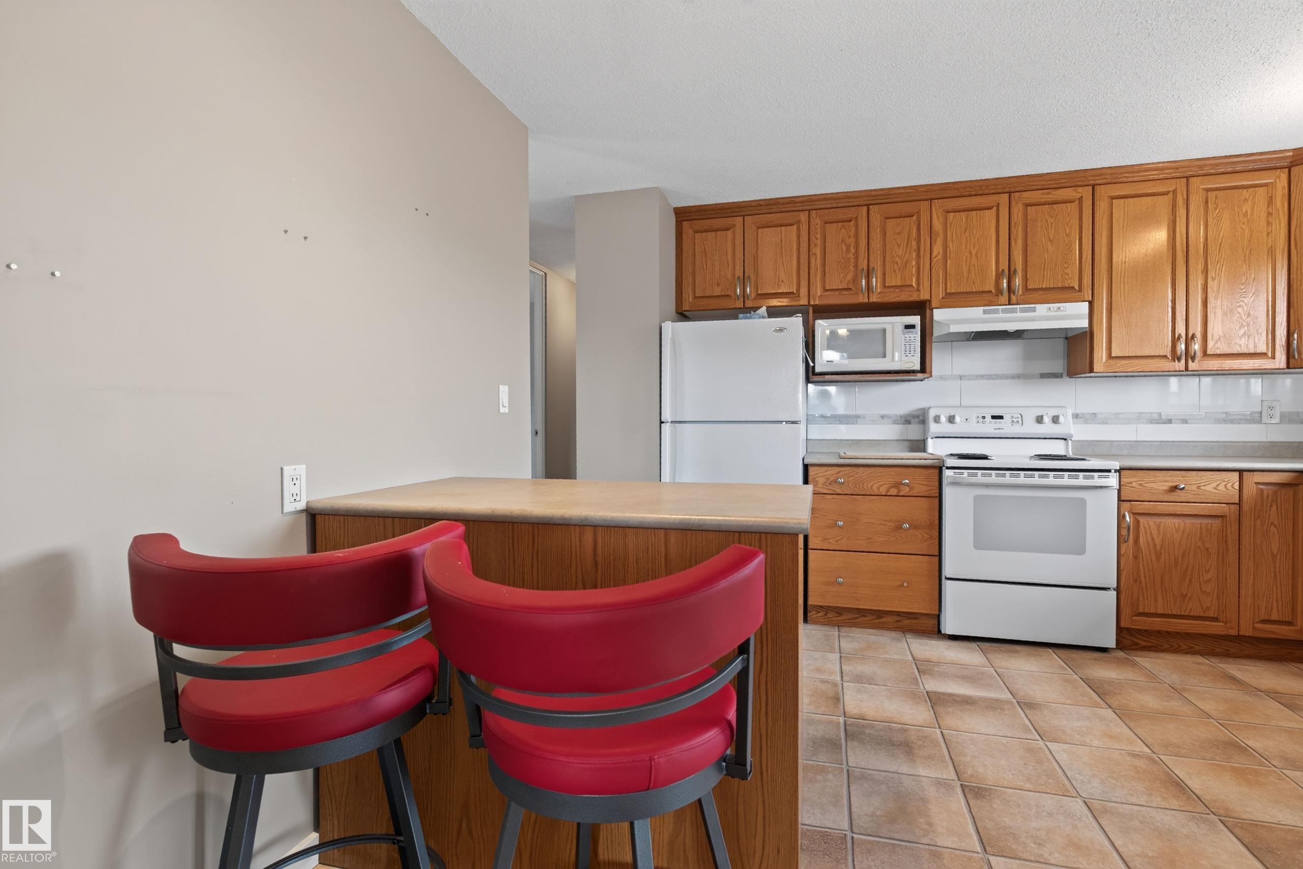 Photo 11 at 15231 117 Street NW, Caernarvon, Edmonton