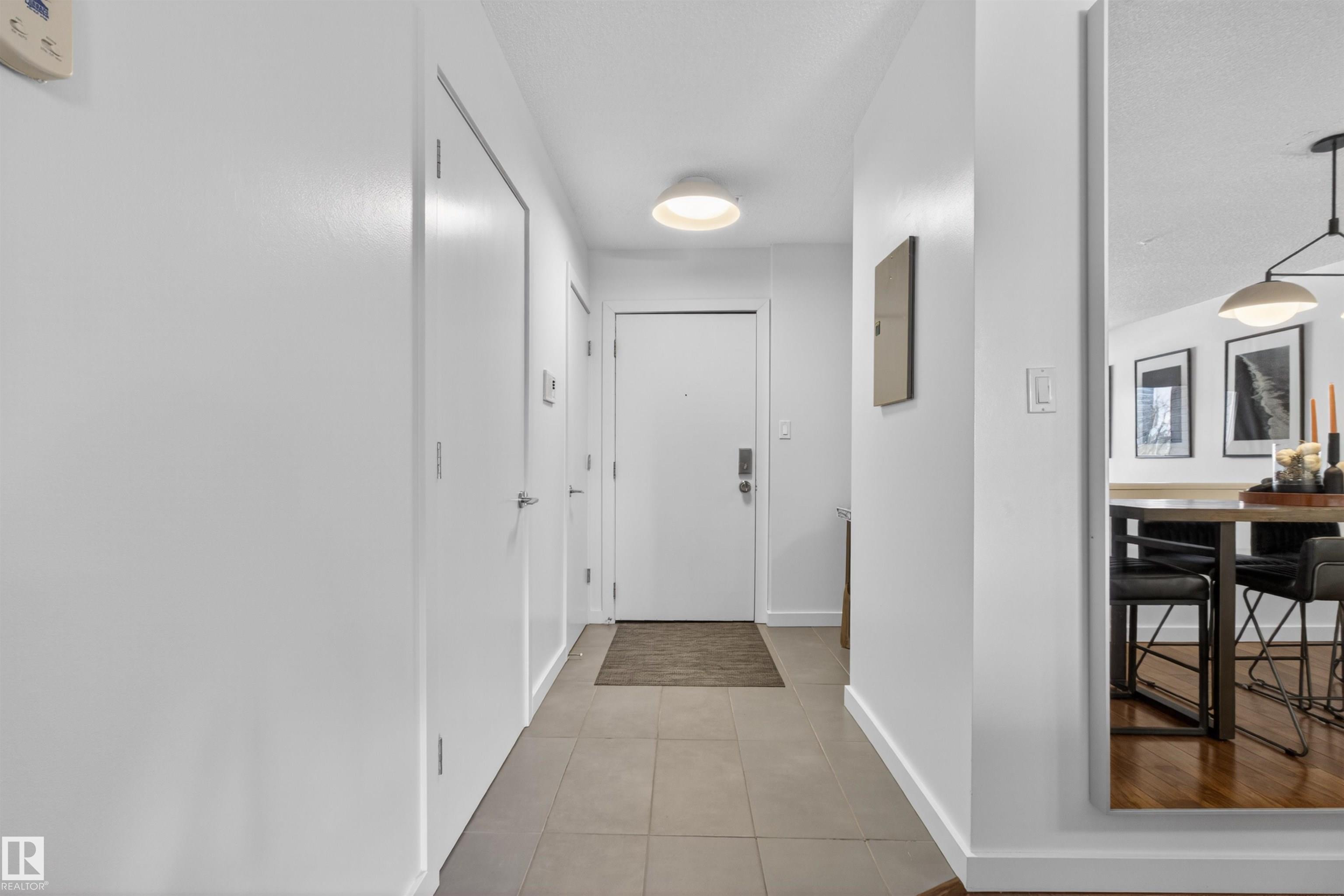 305 - 10026 112 Street NW, Wîhkwêntôwin, Edmonton