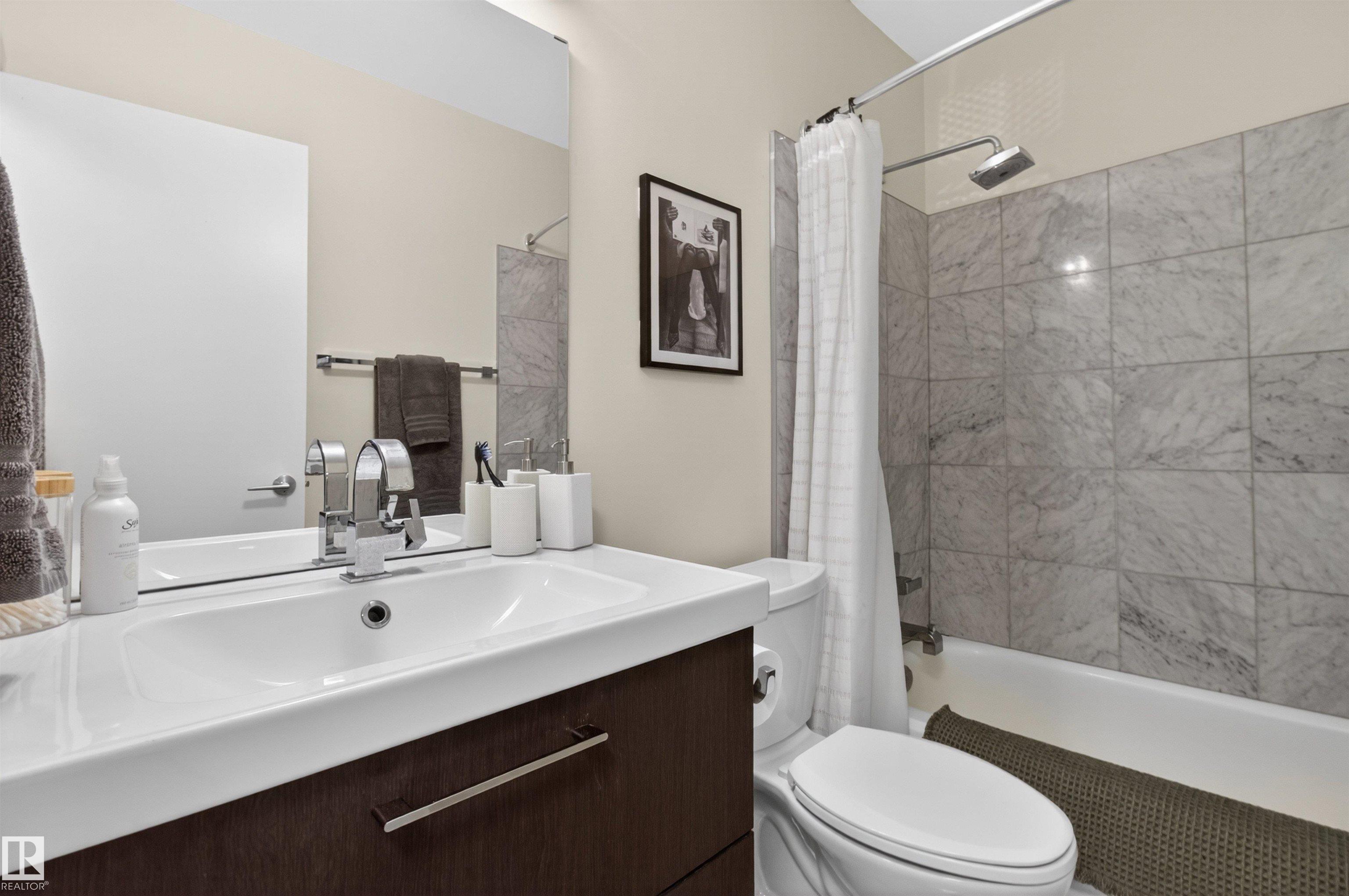 305 - 10026 112 Street NW, Wîhkwêntôwin, Edmonton