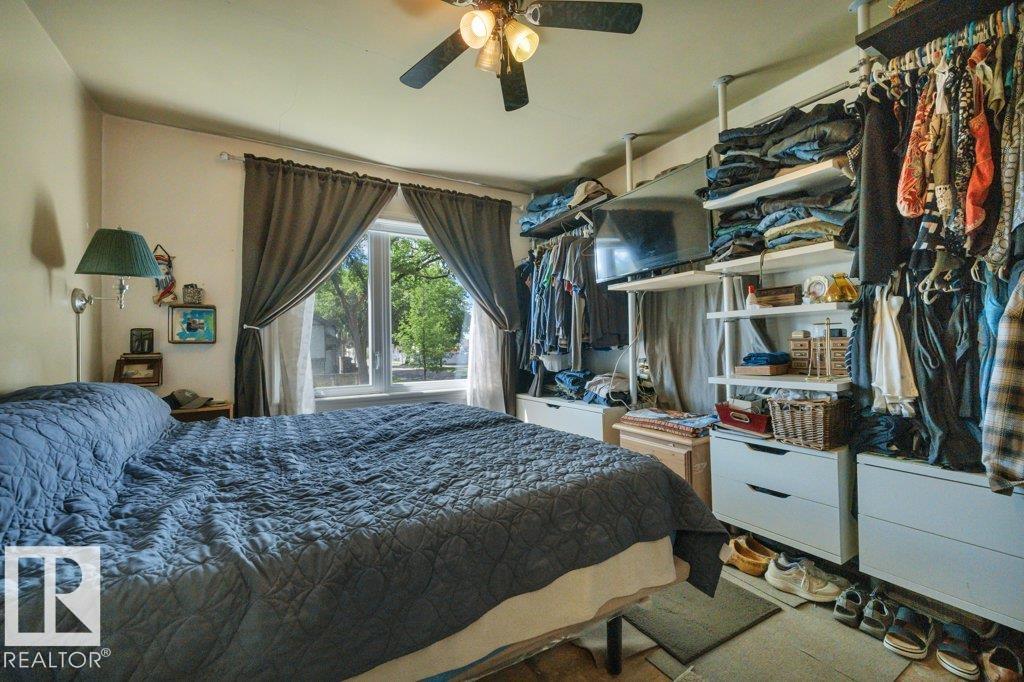 Photo 11 at 12049 65 Street NW, Montrose, Edmonton