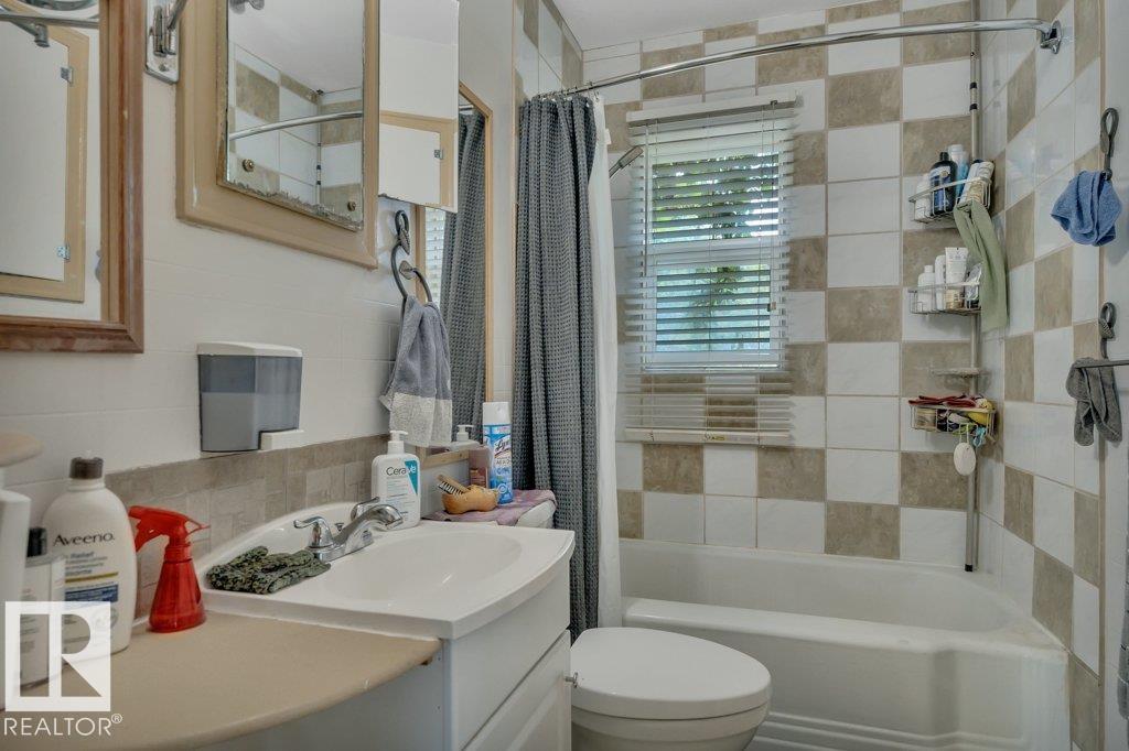Photo 13 at 12049 65 Street NW, Montrose, Edmonton