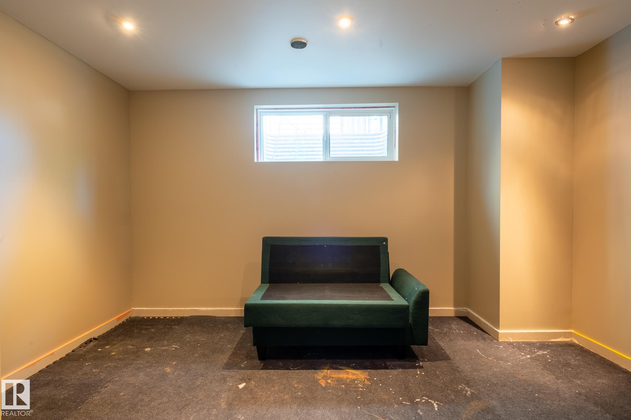 https://zimg.paragon.ice.com/ParagonImages/Property/PM/RAE/225408897/41/0/0/66a927e565212b27eb592981309ce79a/1/b2a3ac2c801934527cf9f6fef952ffaa/225408897-df7dea68-c336-422d-adf8-33b376736a44.JPG