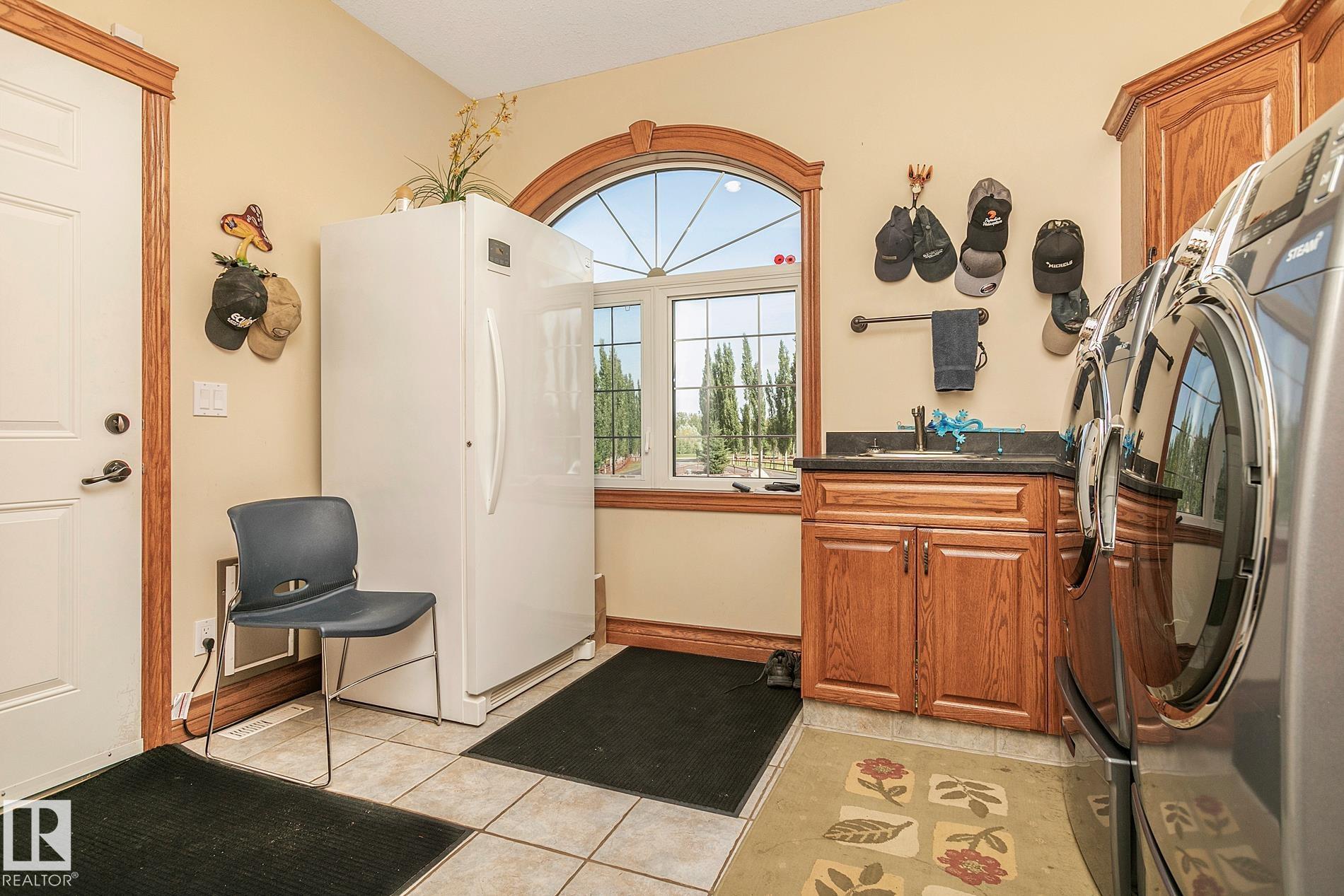Photo 18 at 400 - 51430 Rge Road 231, Silverwood, Rural Strathcona County