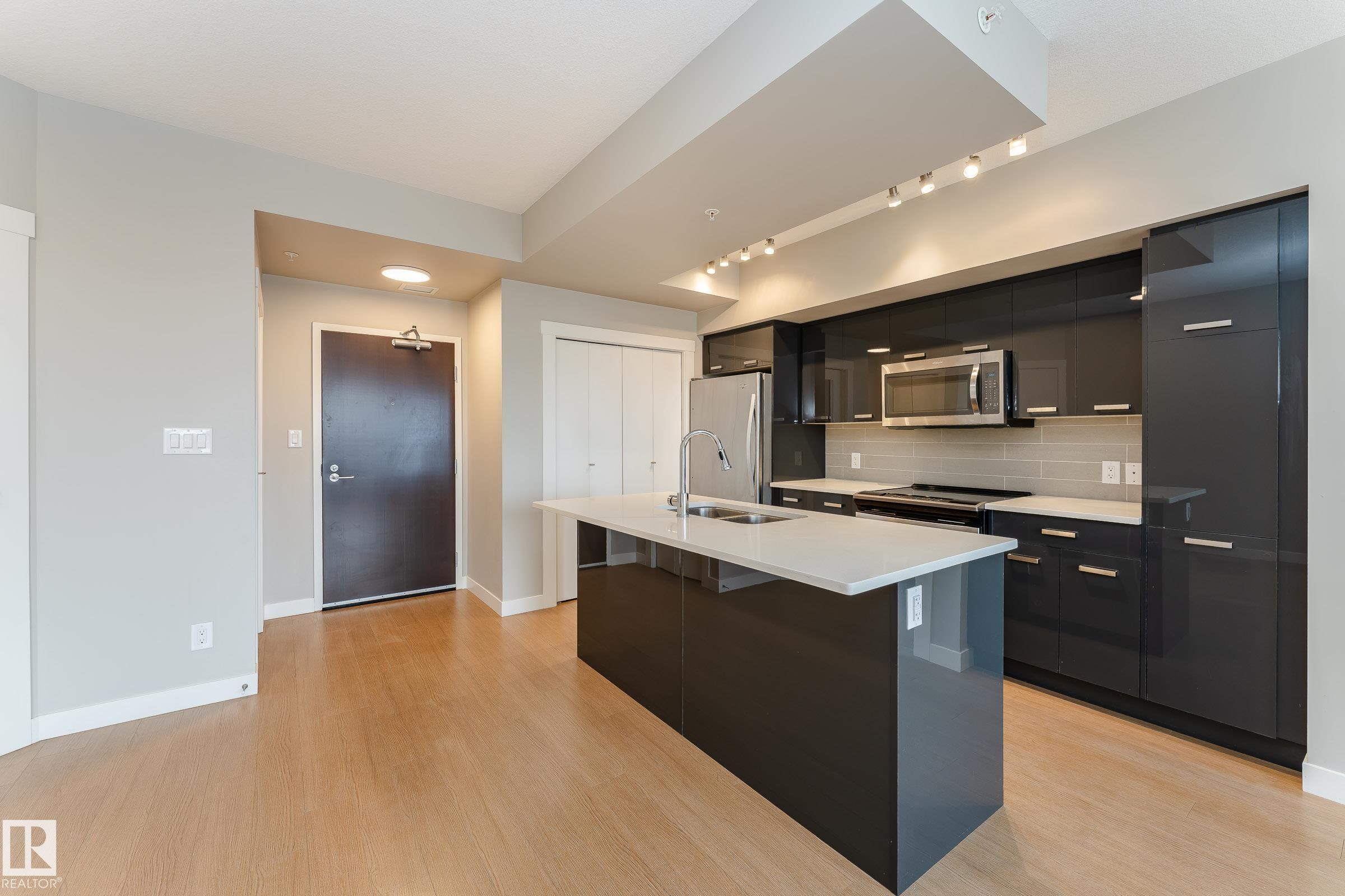 1105 - 10410 102, Downtown, Edmonton