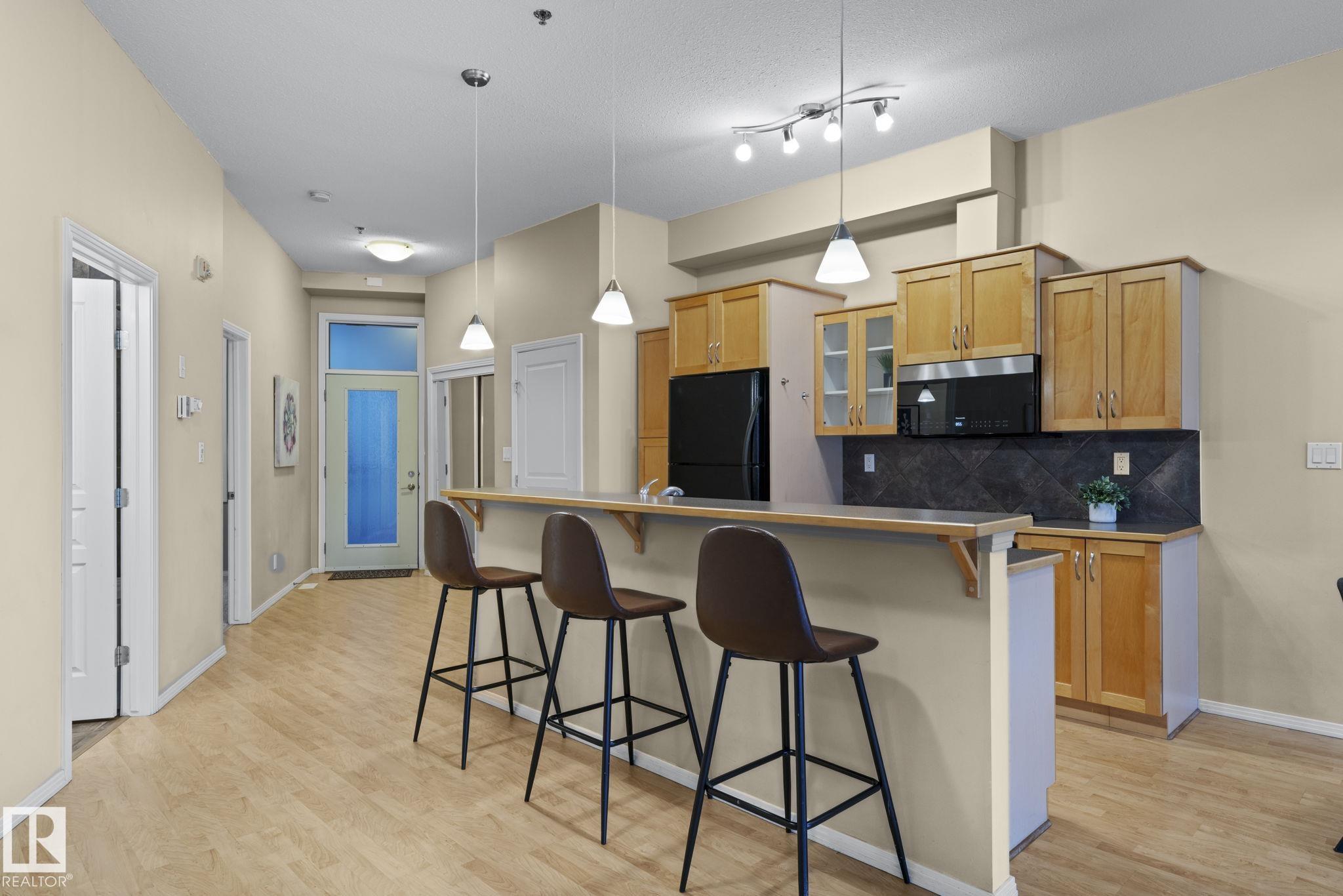 Photo 13 at 308 - 10147 112 Street NW, Wîhkwêntôwin, Edmonton