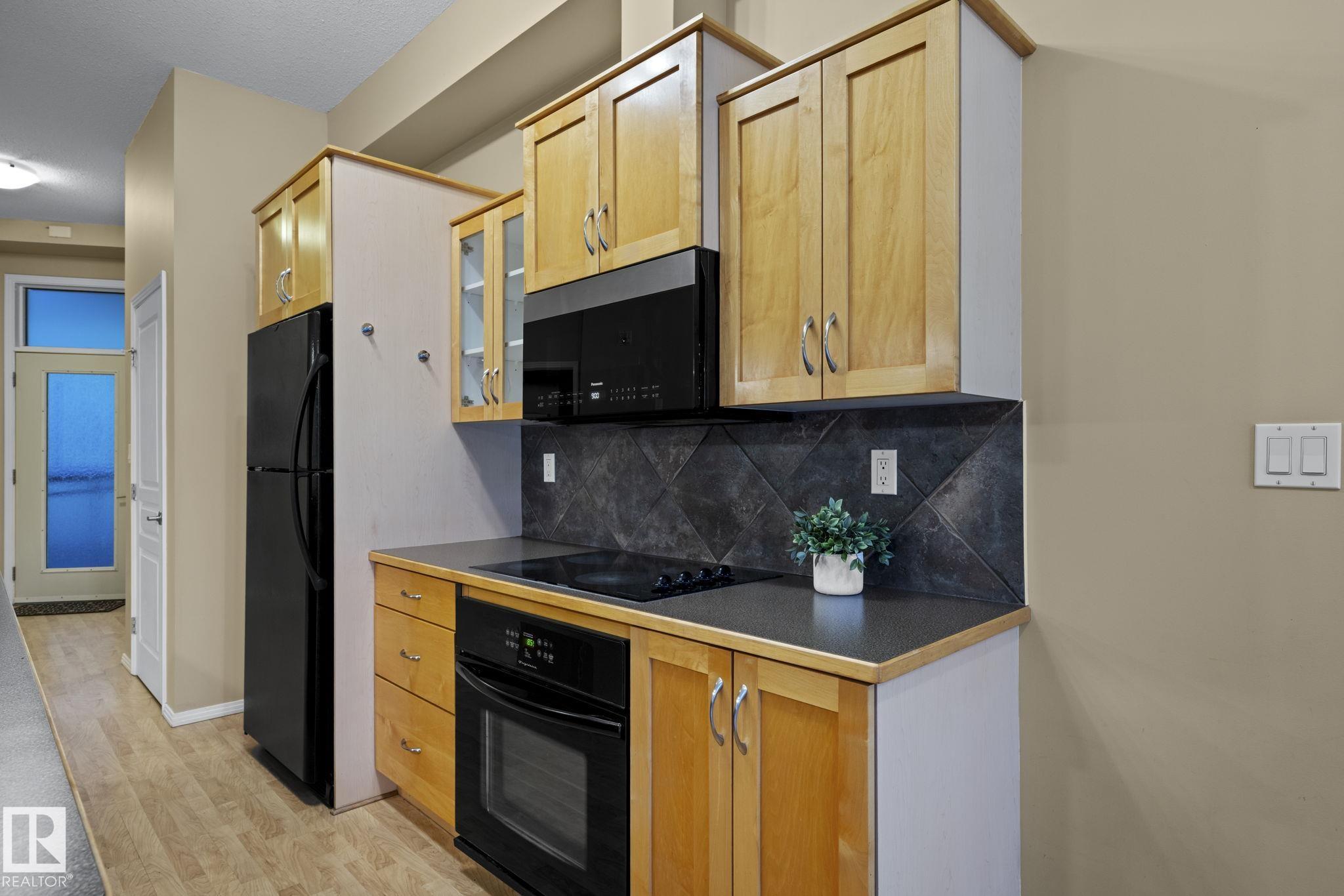 Photo 14 at 308 - 10147 112 Street NW, Wîhkwêntôwin, Edmonton