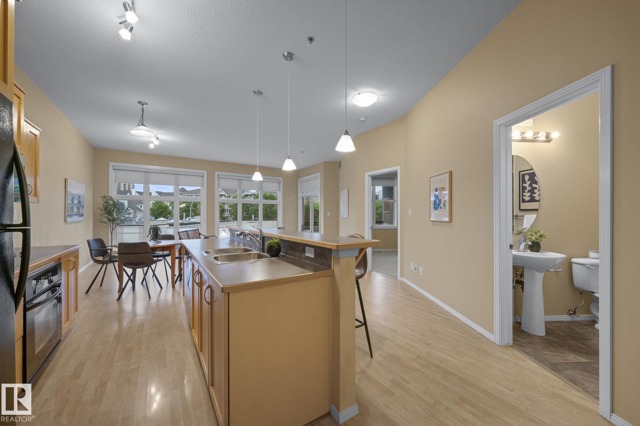 308 - 10147 112 Street NW, Wîhkwêntôwin, Edmonton