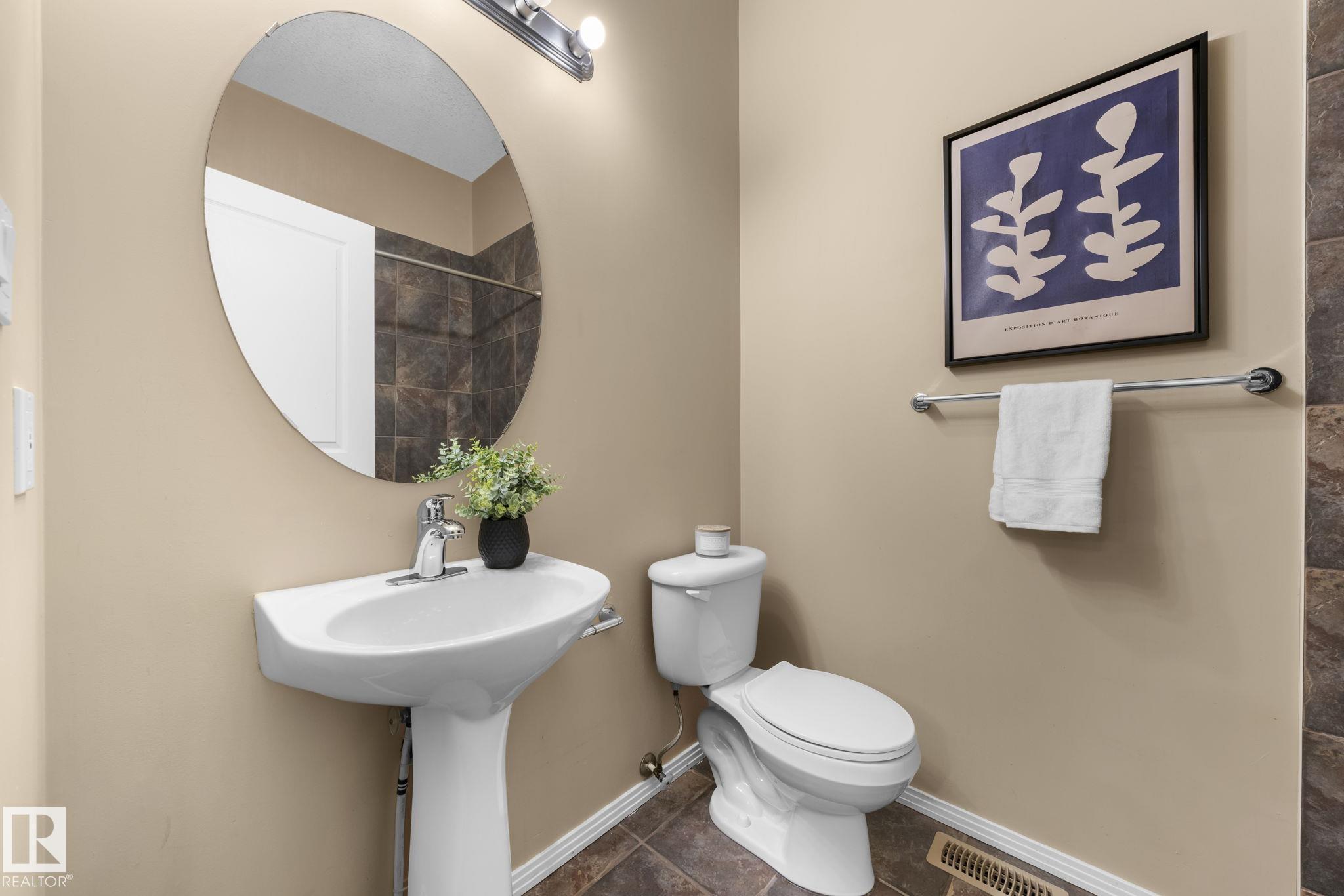 Photo 6 at 308 - 10147 112 Street NW, Wîhkwêntôwin, Edmonton