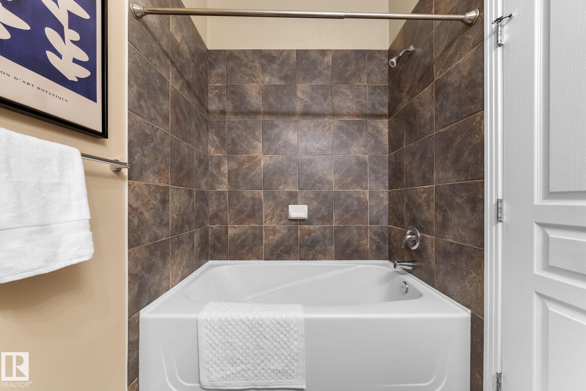 Photo 7 at 308 - 10147 112 Street NW, Wîhkwêntôwin, Edmonton