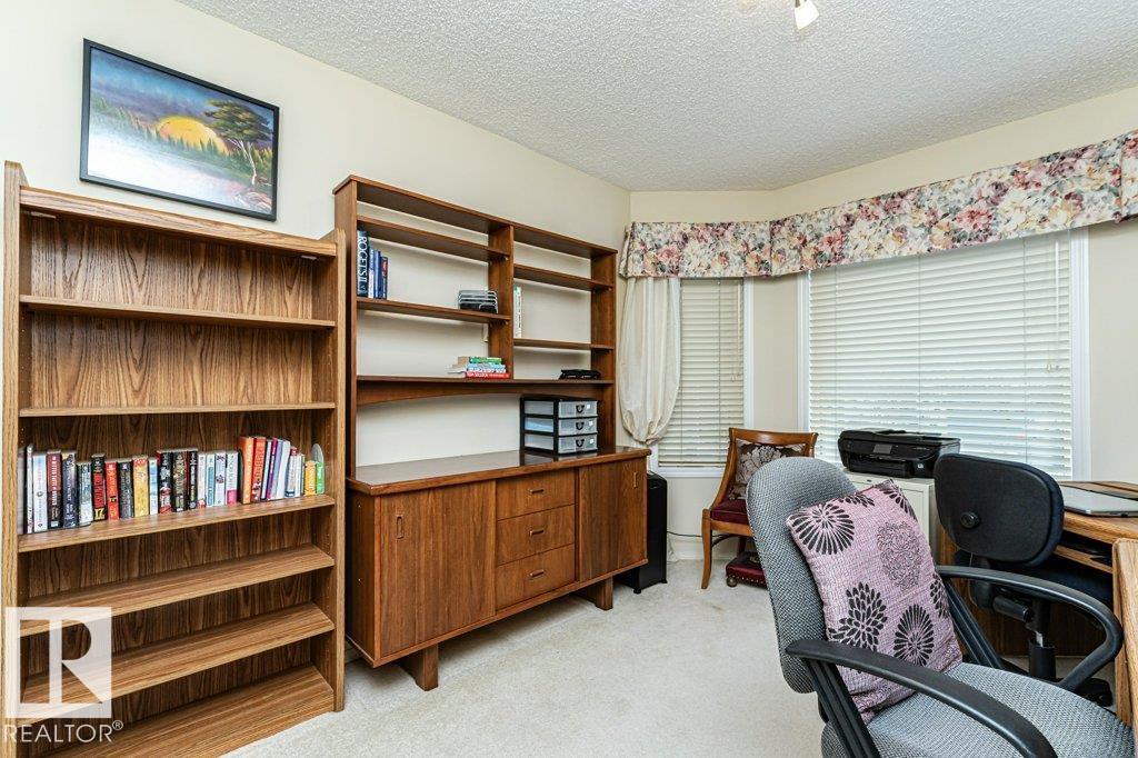 Photo 14 at 40 - 8 Dechene Road NW, Dechene, Edmonton