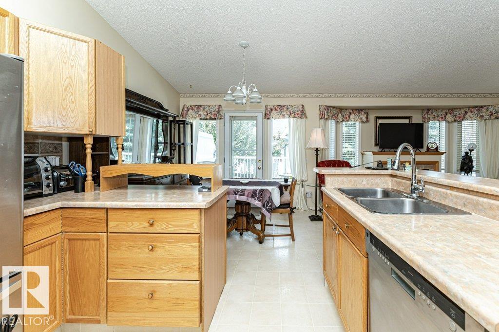 Photo 8 at 40 - 8 Dechene Road NW, Dechene, Edmonton