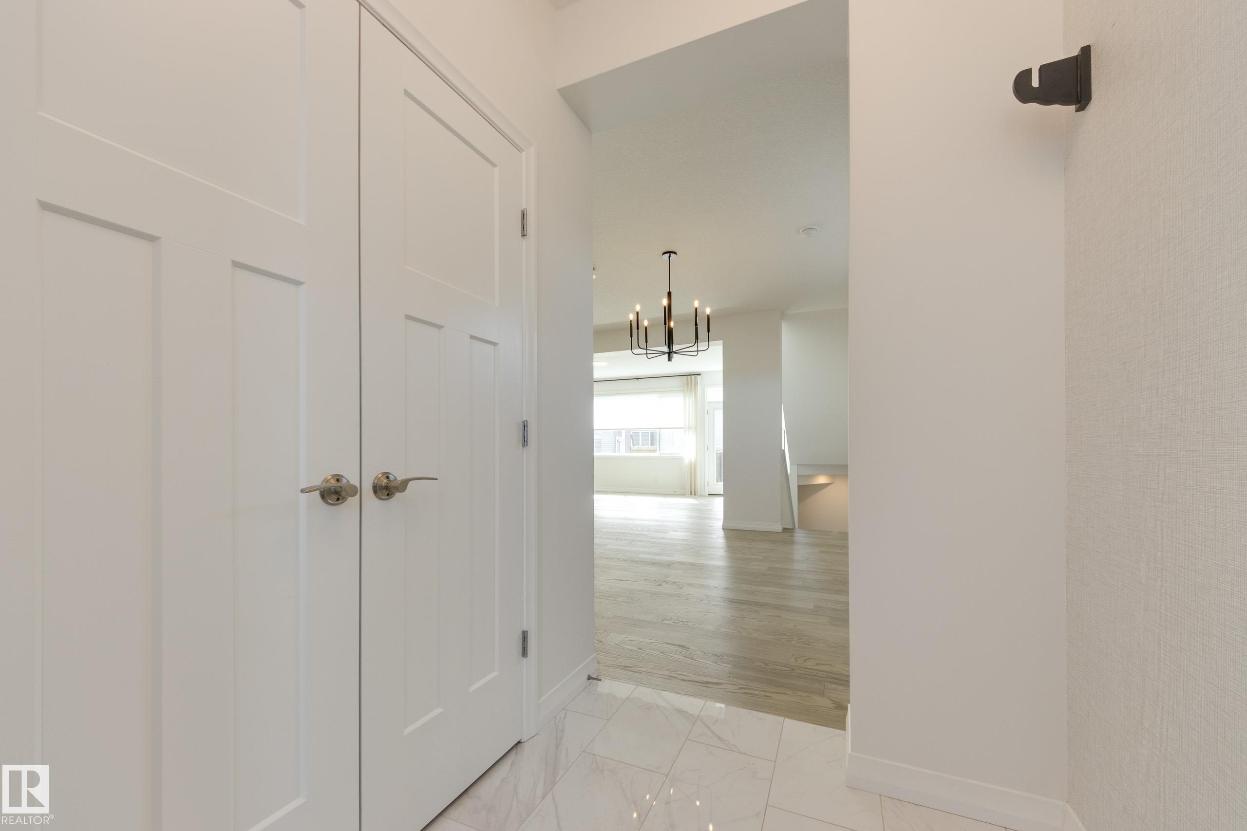 3249 Dixon Way SW, Desrochers Area, Edmonton