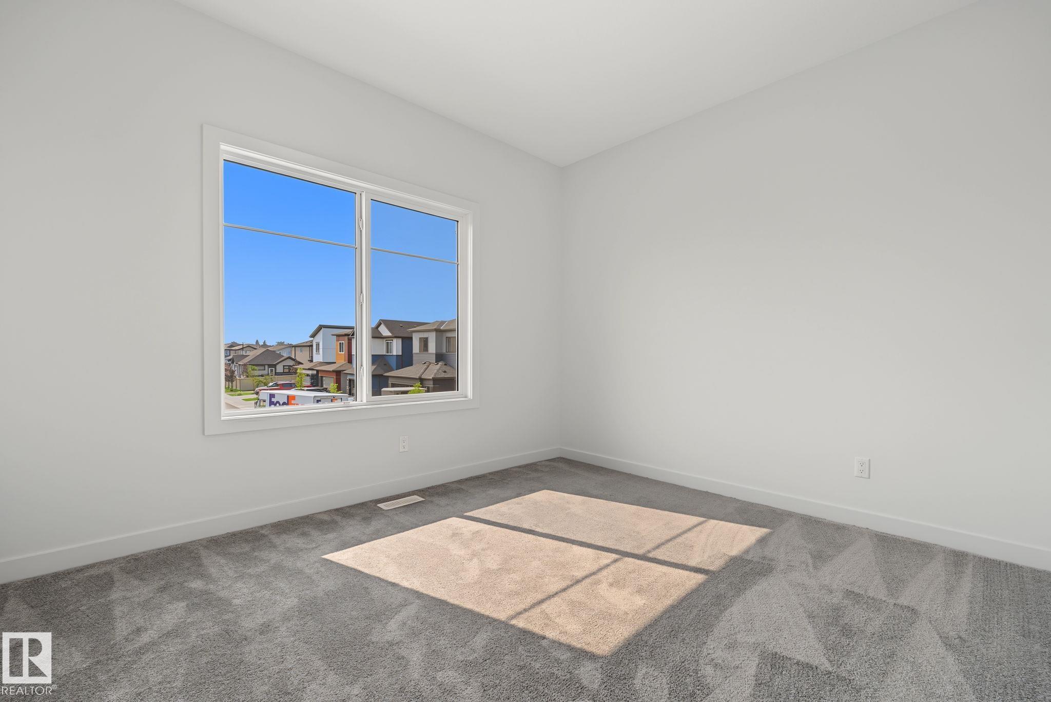 https://zimg.paragon.ice.com/ParagonImages/Property/PM/RAE/225408997/24/0/0/eeb957c890b693c1f1453b5cbf5ce778/1/ff7ea4f96e6b9dd6dc10923c17c032d2/225408997-7434684a-4326-4191-bf96-09520110837d.JPG