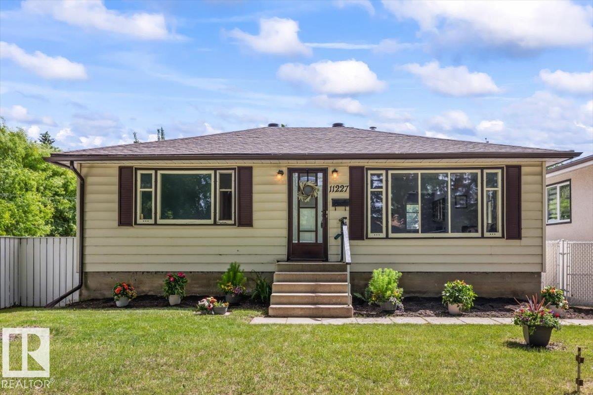 11227 52 Street NW, Highlands, Edmonton