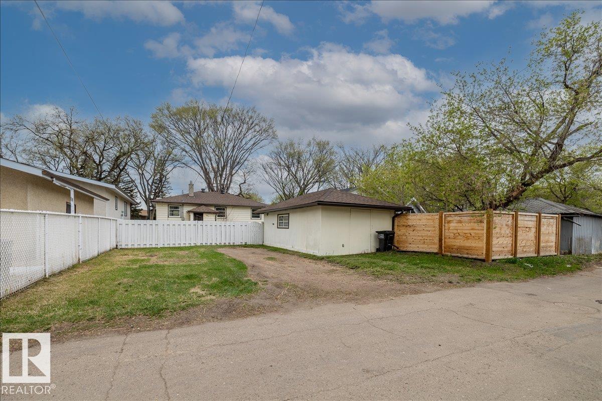 Photo 32 at 11227 52 Street NW, Highlands, Edmonton